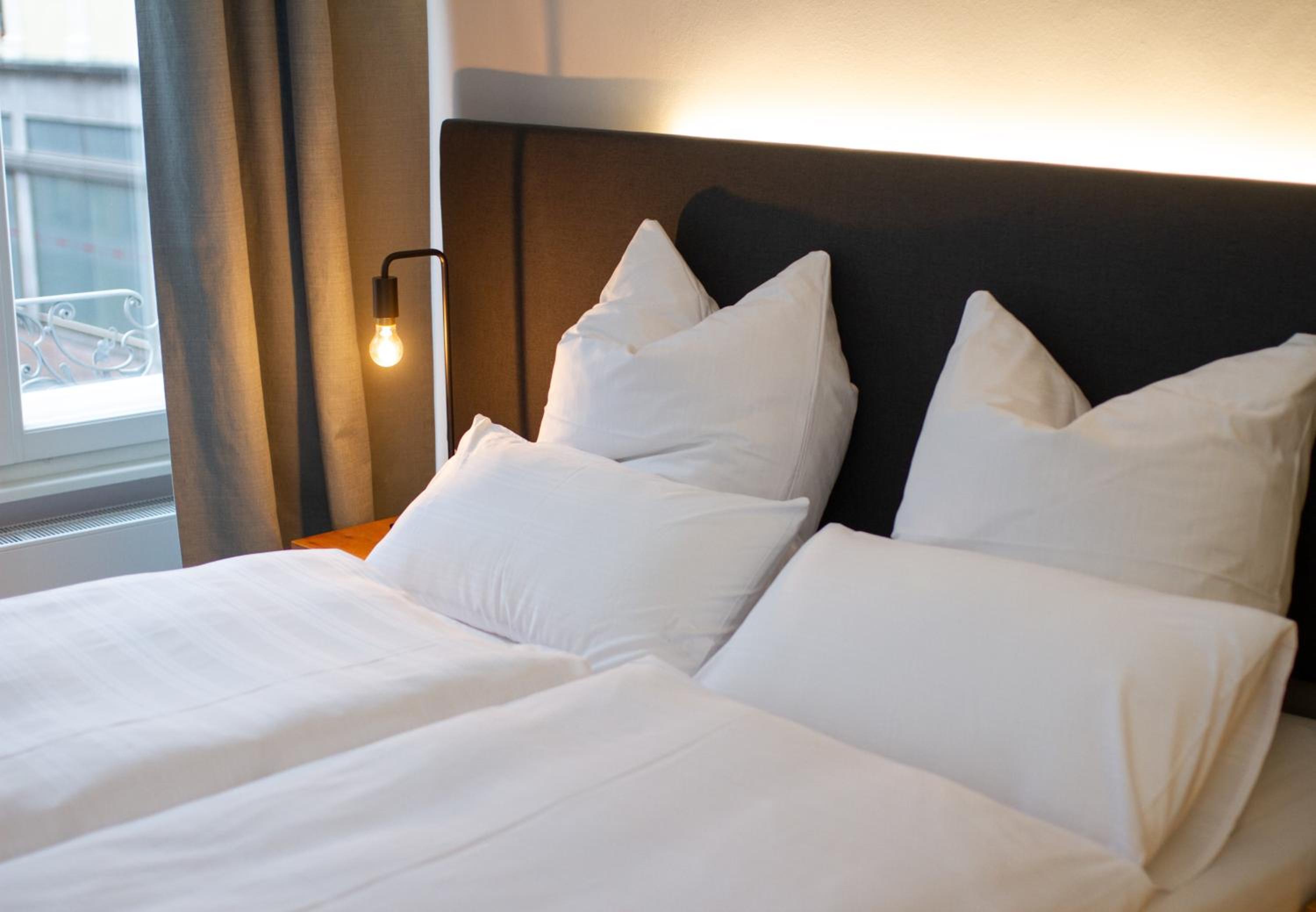 Deluxe Double Room - Photo 10