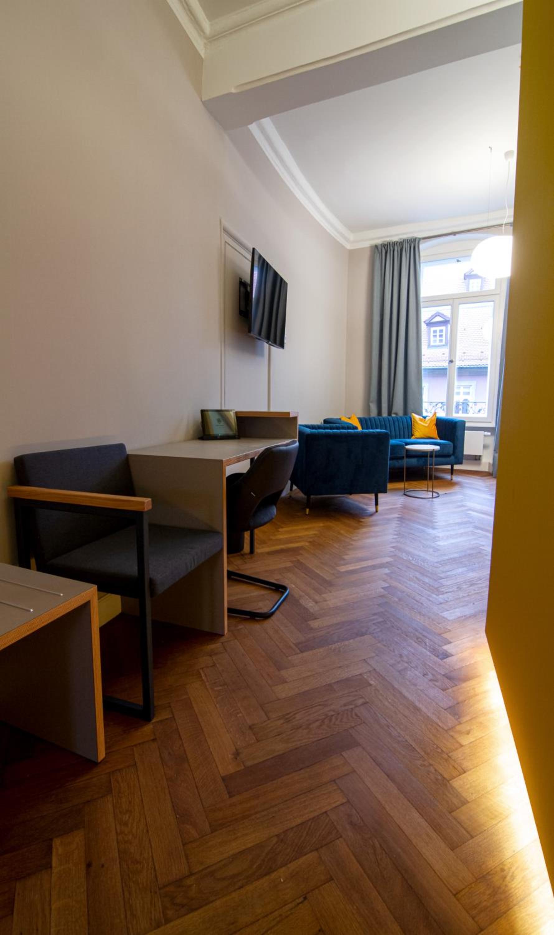 Deluxe Double Room - Photo 12
