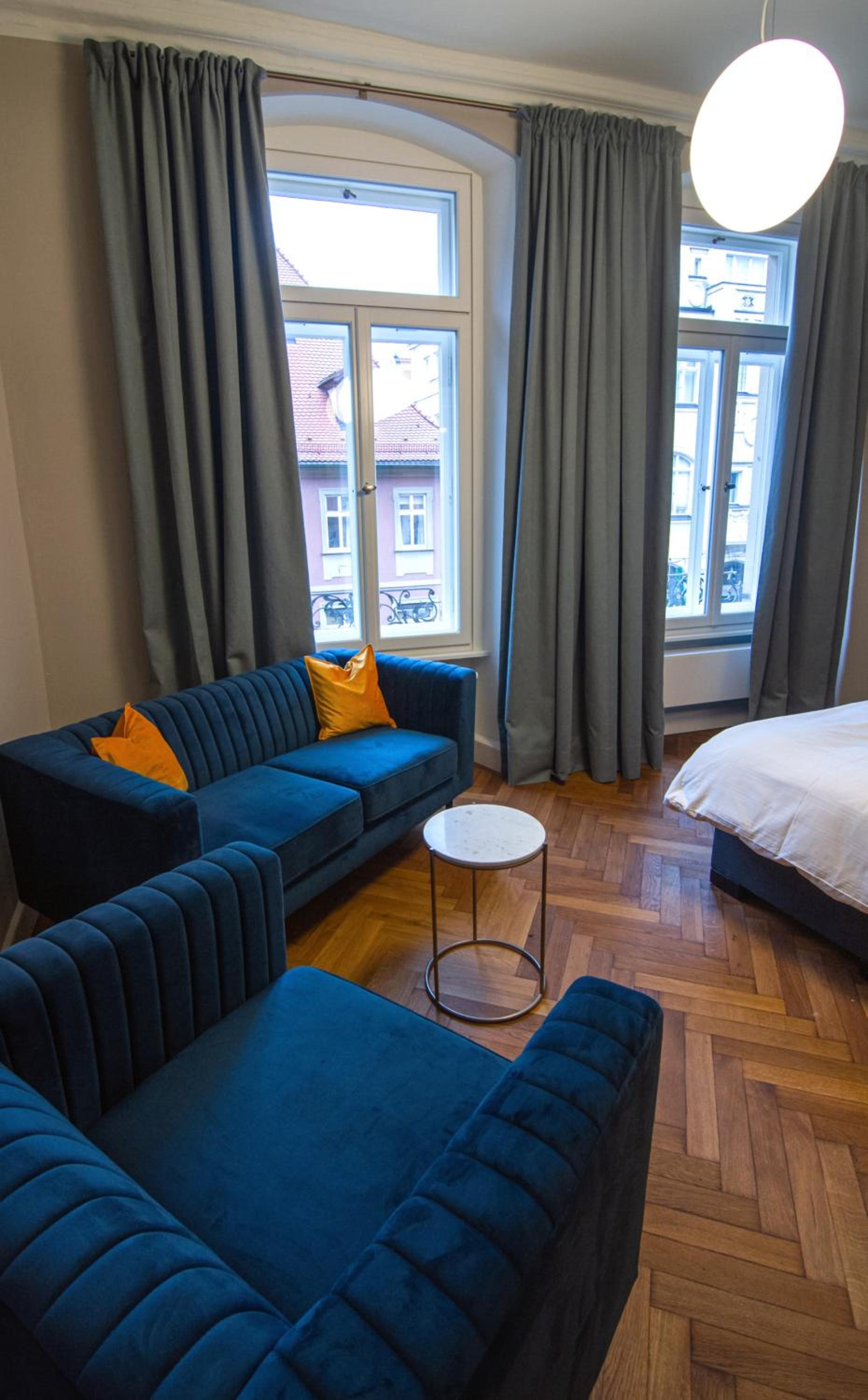 Deluxe Double Room - Photo 11