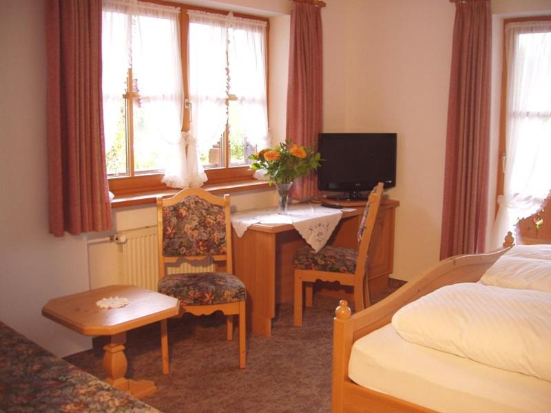 Basic Triple Room photo 1