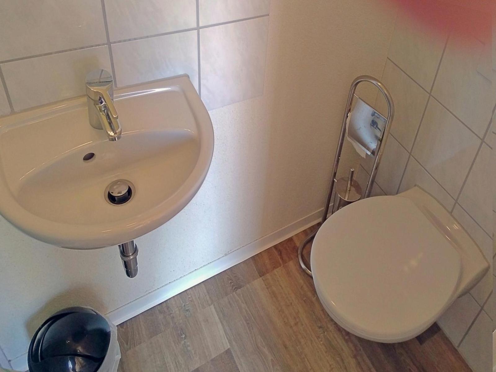 Quadruple Room with Private Bathroom photo 3