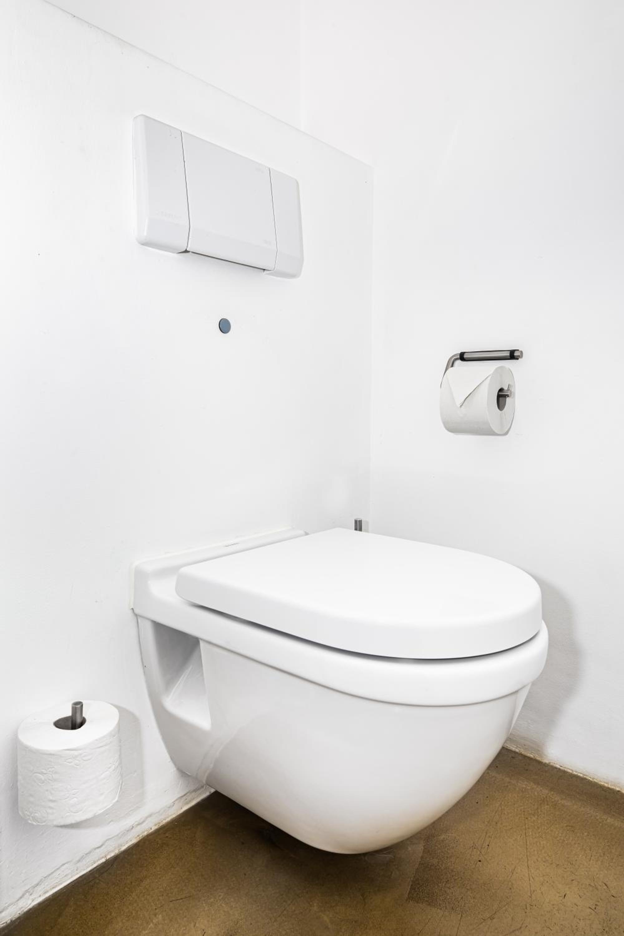 Studio with shower in coach house 2-4p. photo 3