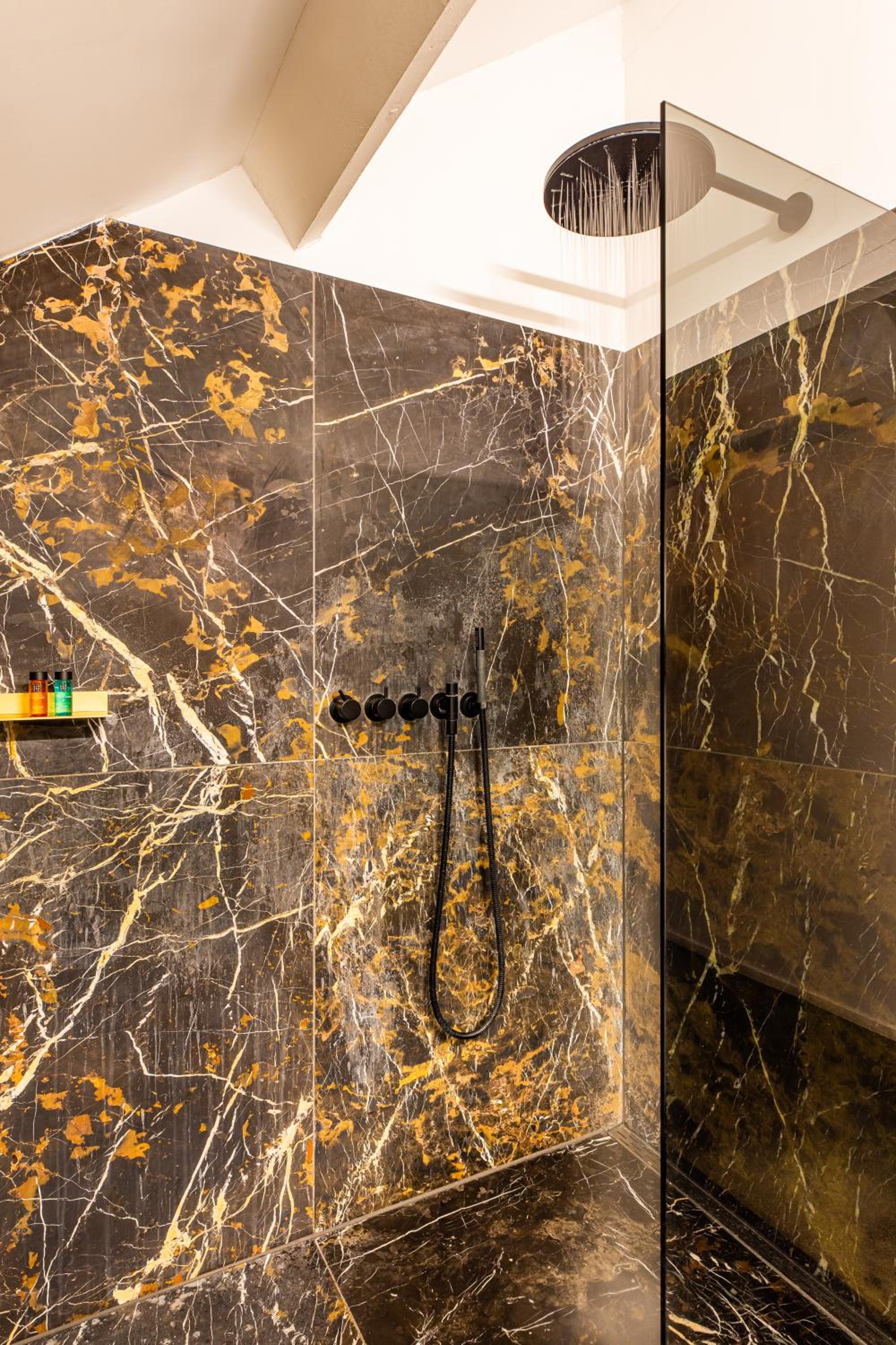 Apartment with shower in coach house 2-6p. - Photo 7