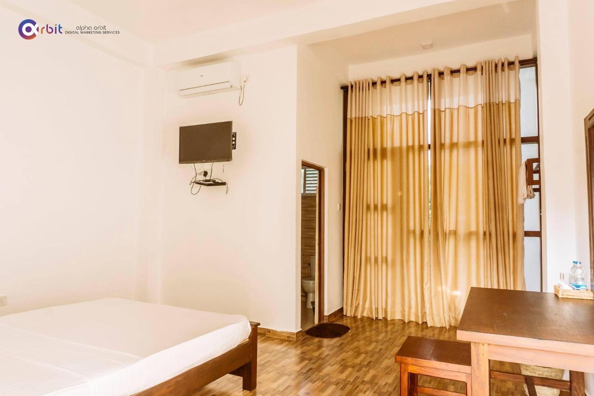 Deluxe Double Room with Balcony photo 1