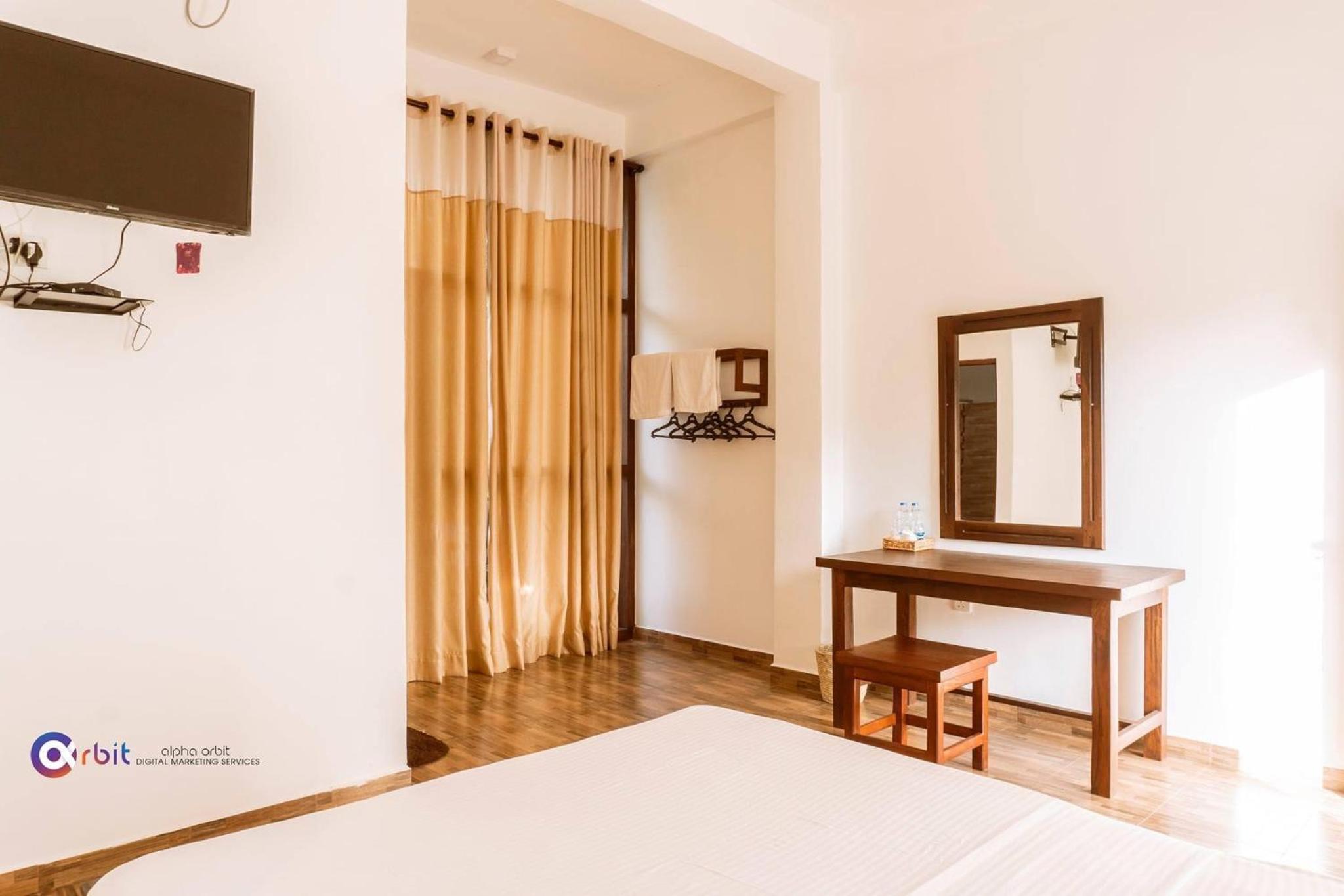 Deluxe Double Room with Balcony photo 3
