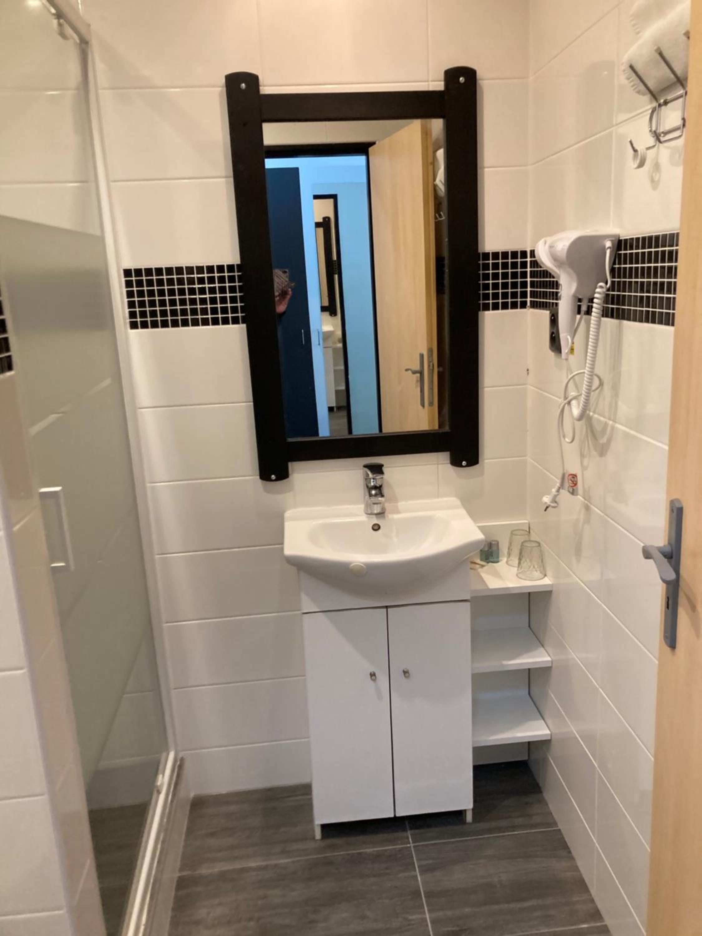Double or Twin Room photo 3