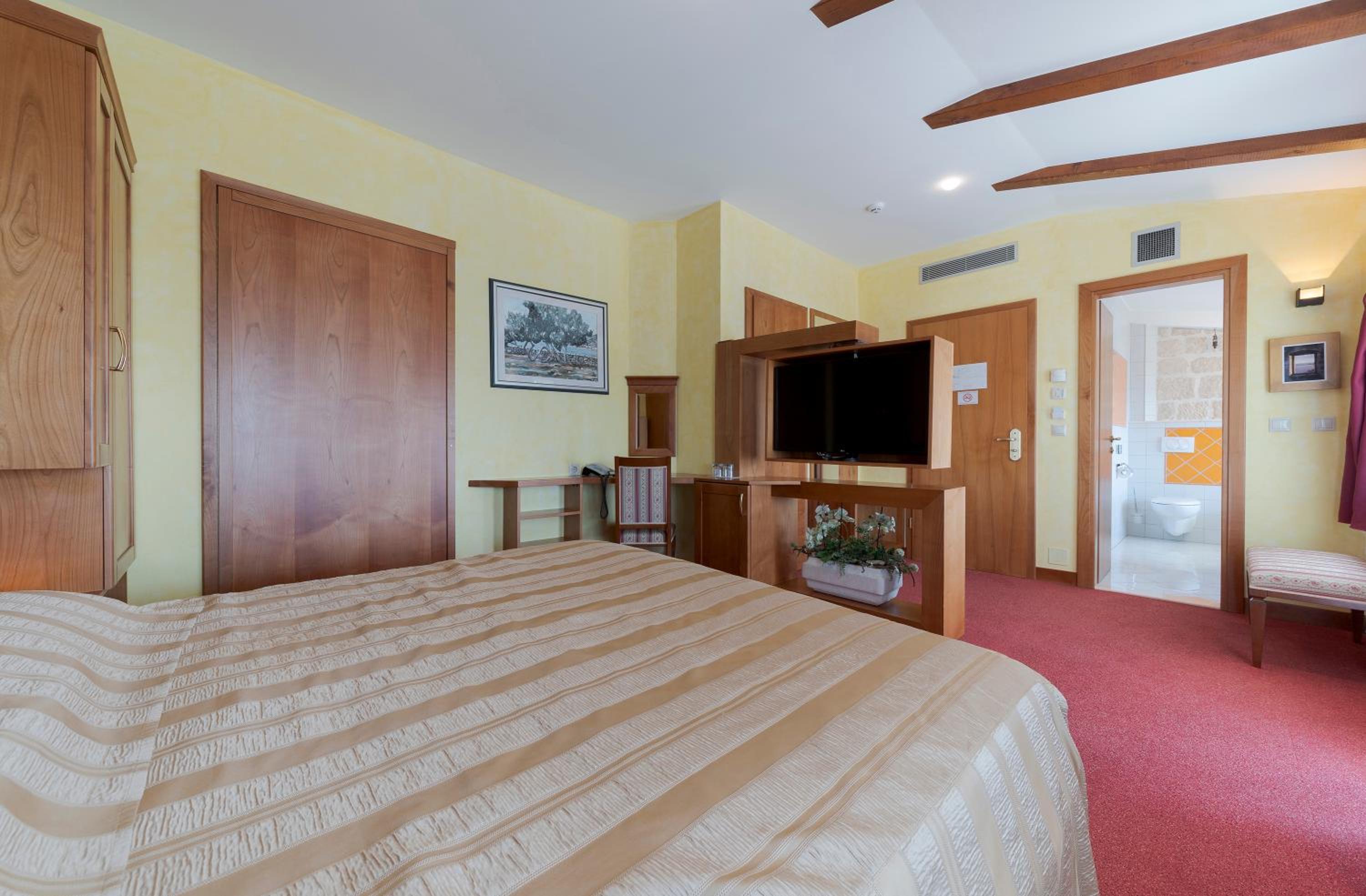 Superior Double Room with Balcony and Sea View photo 3