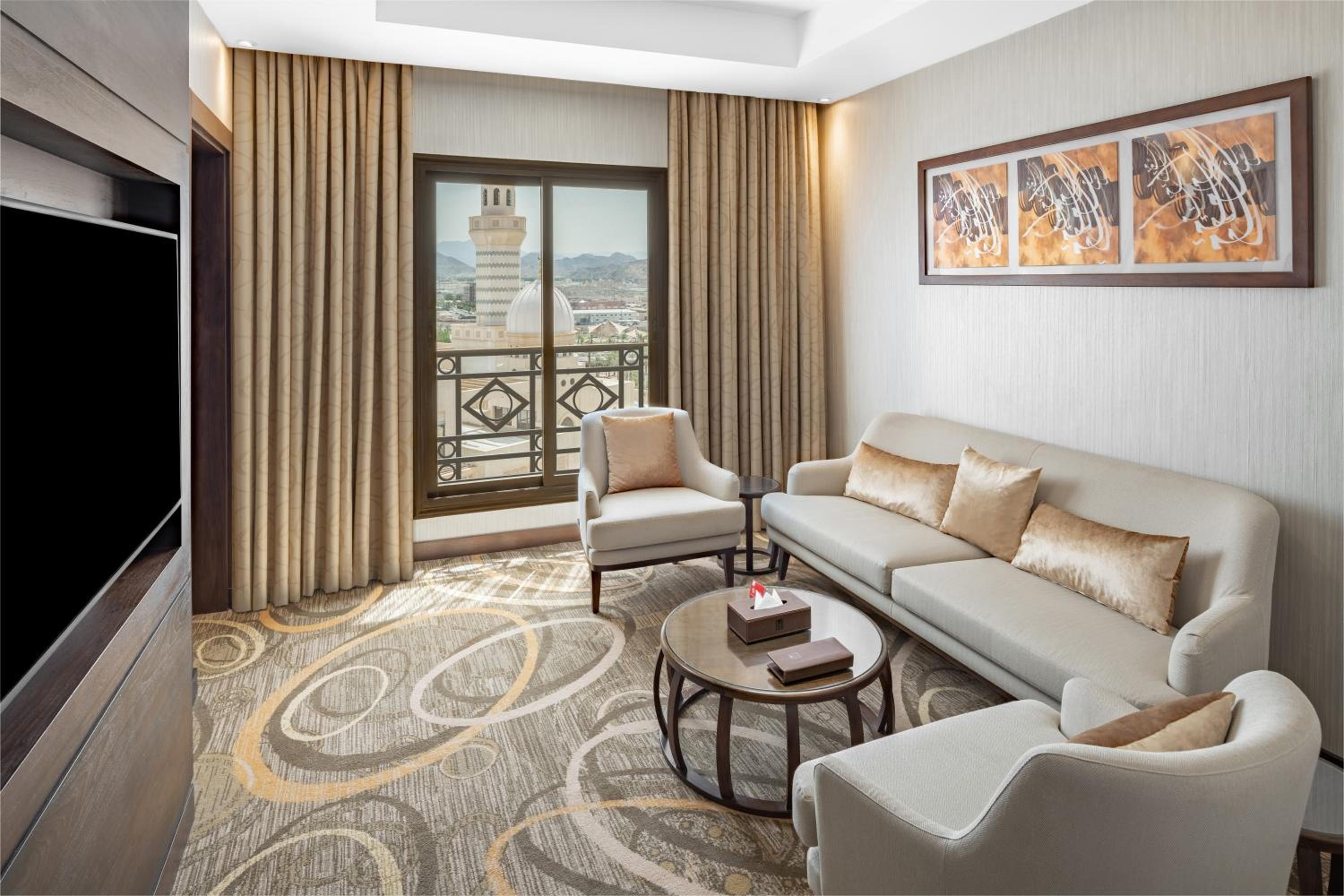 Executive Suite with One King Bed - Photo 1