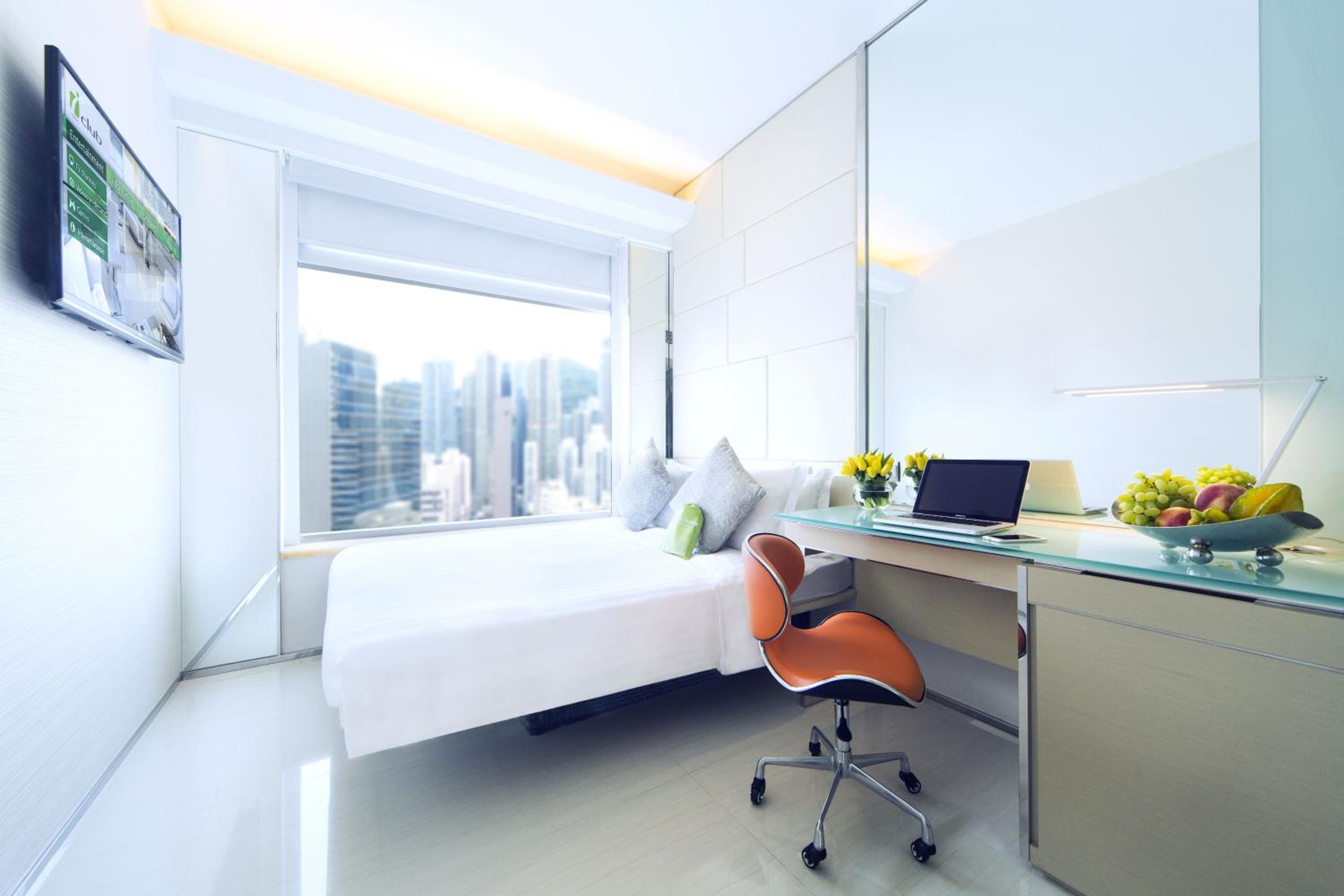 iSelect Queen Room photo 2