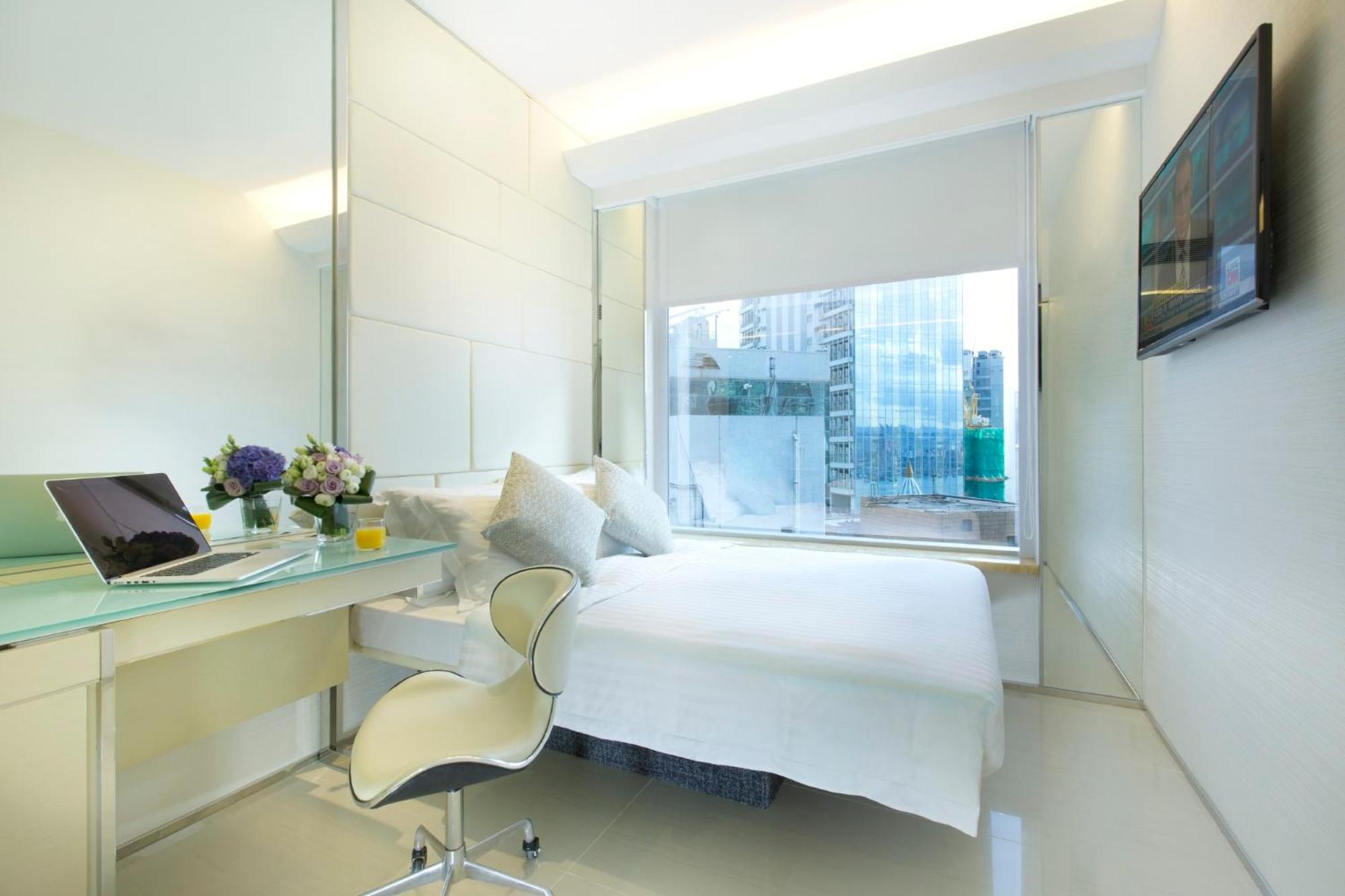 iBusiness Premier Queen Room with Partial Harbor View photo 1