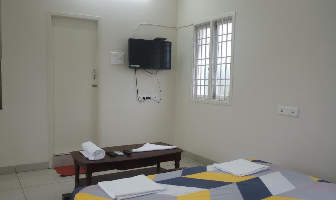 Double Room With Pool View photo 3