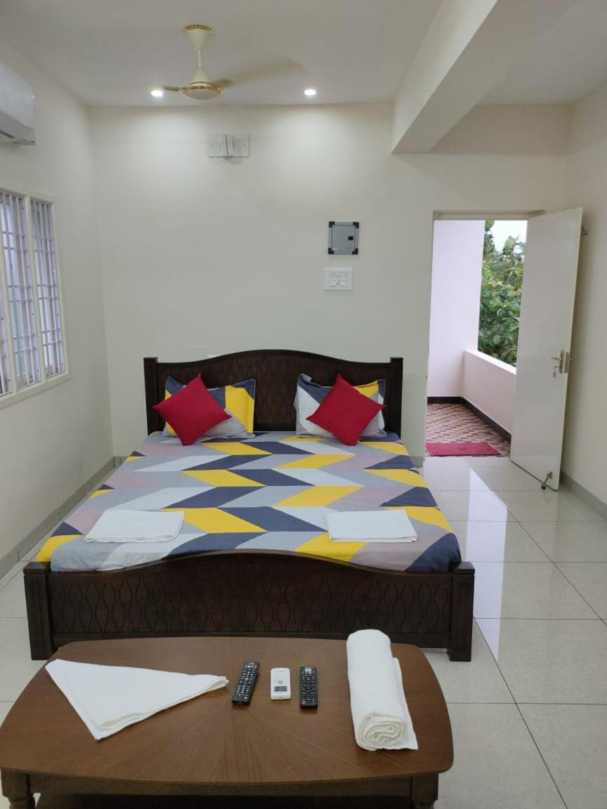 Double Room With Pool View photo 2