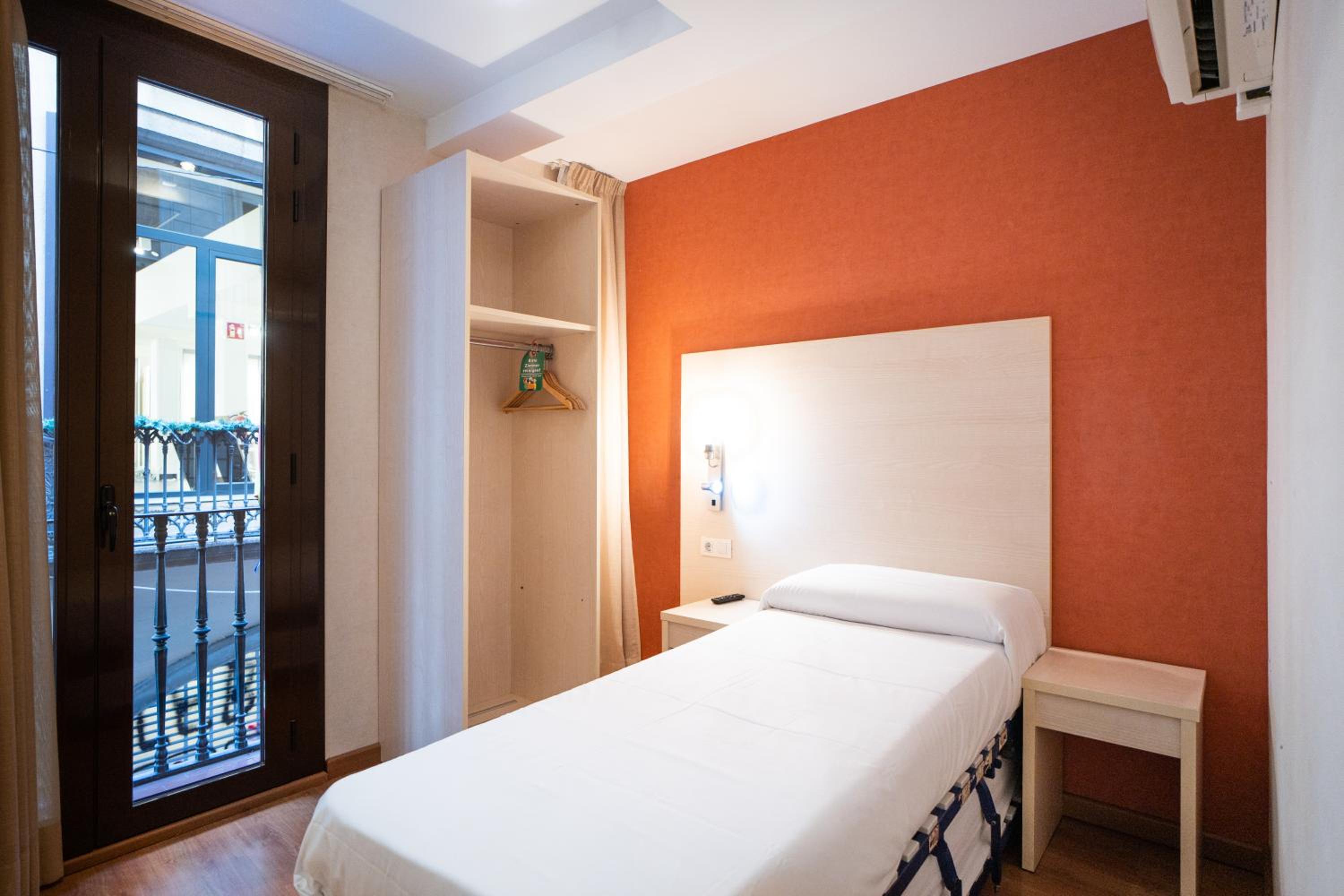Habitación individual con baño privado