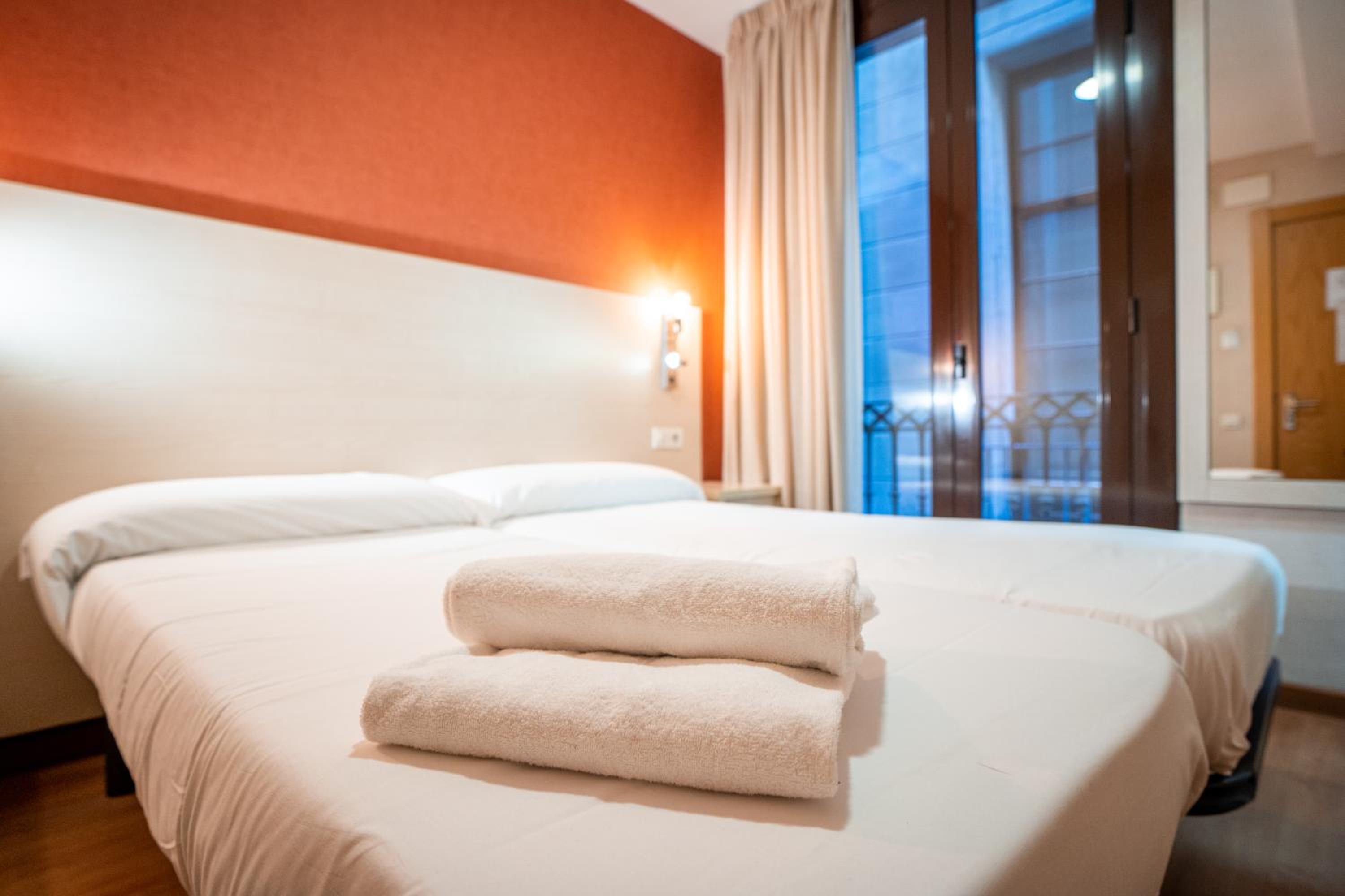 Habitación Doble con Baño Privado