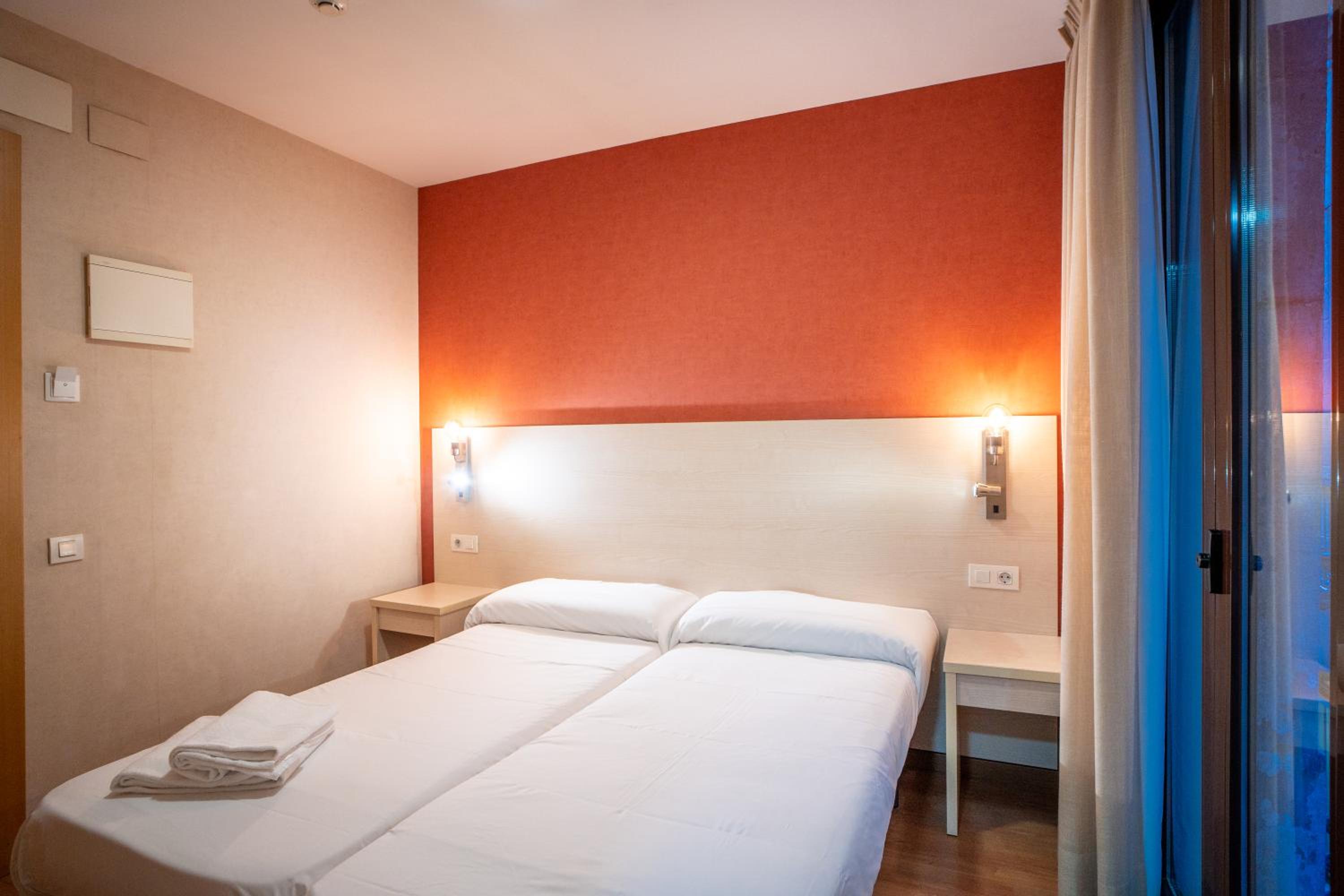 Double Room with Private Bathroom photo 3
