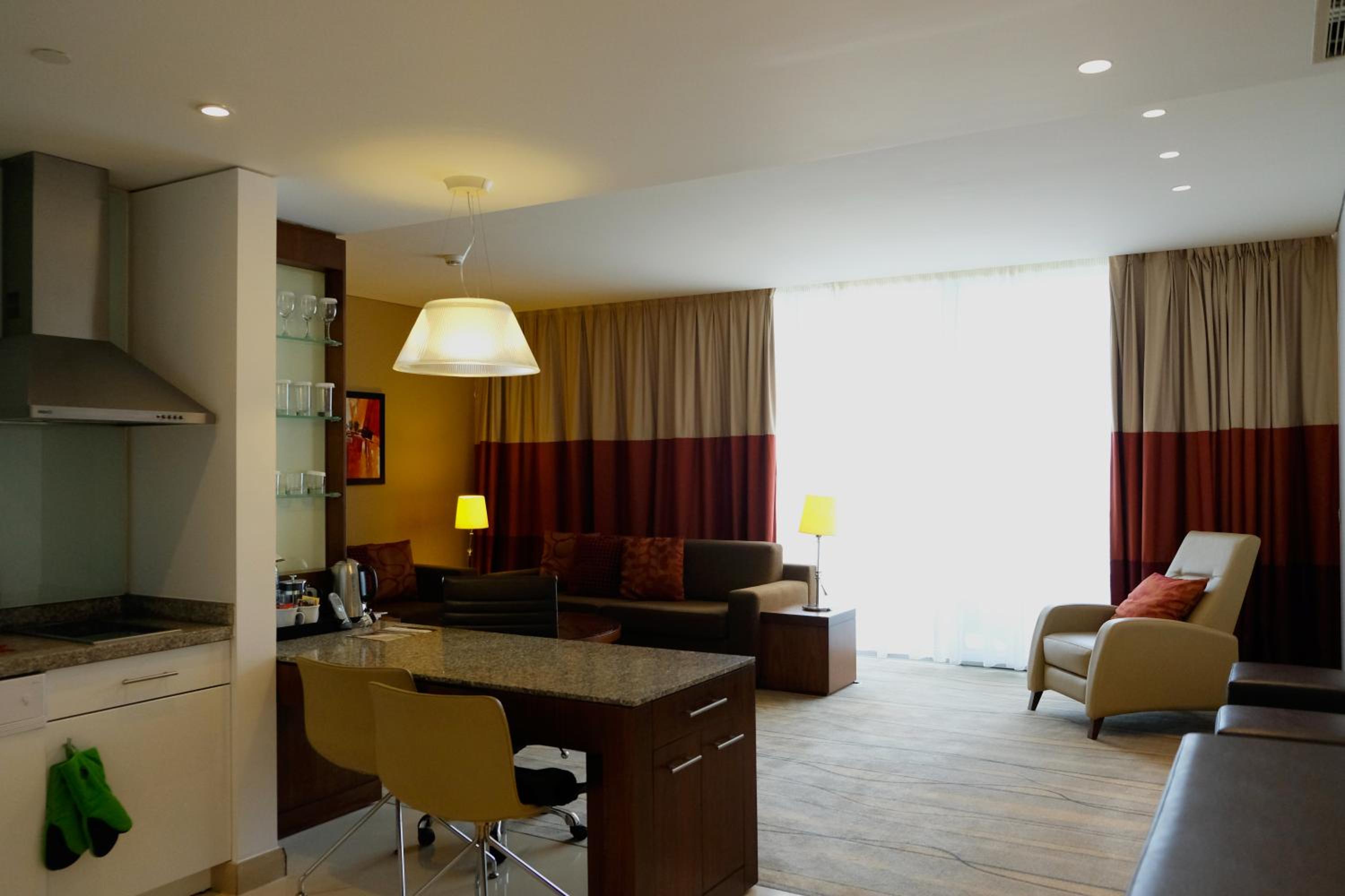 Two-Bedroom King Suite with Sea View - Non-Smoking - Photo 3