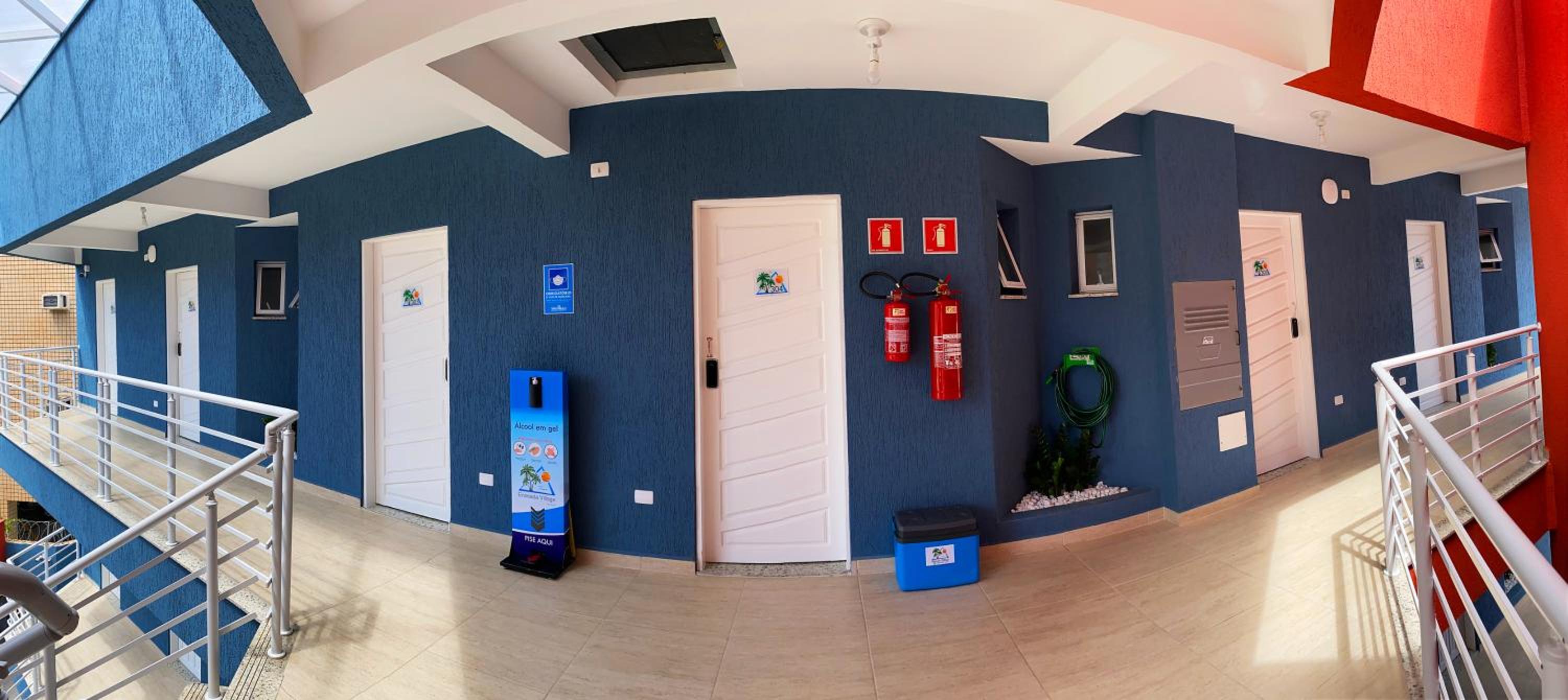 Suite - Photo 17