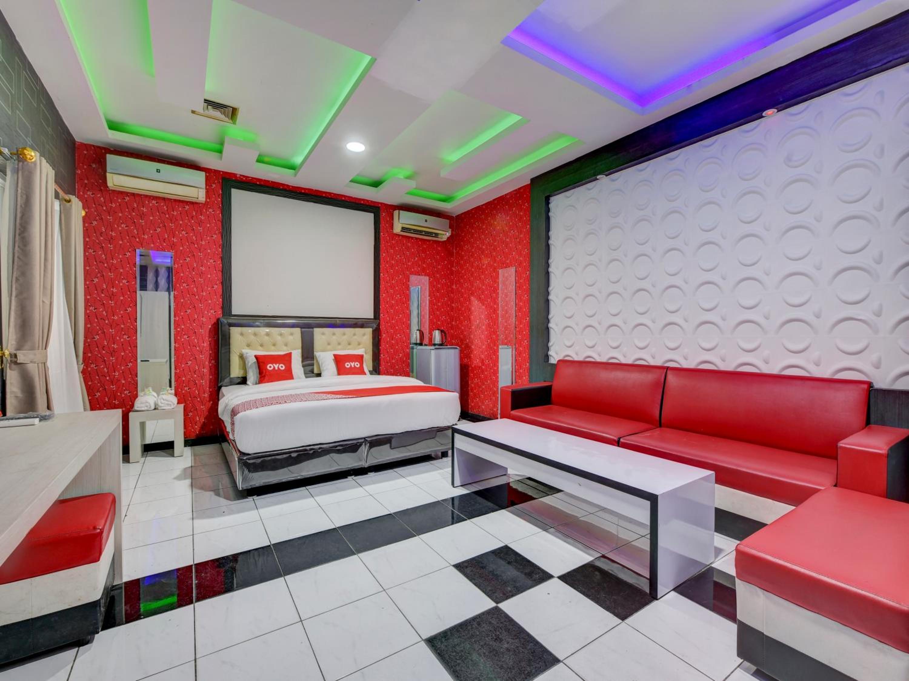Deluxe Suite photo 2