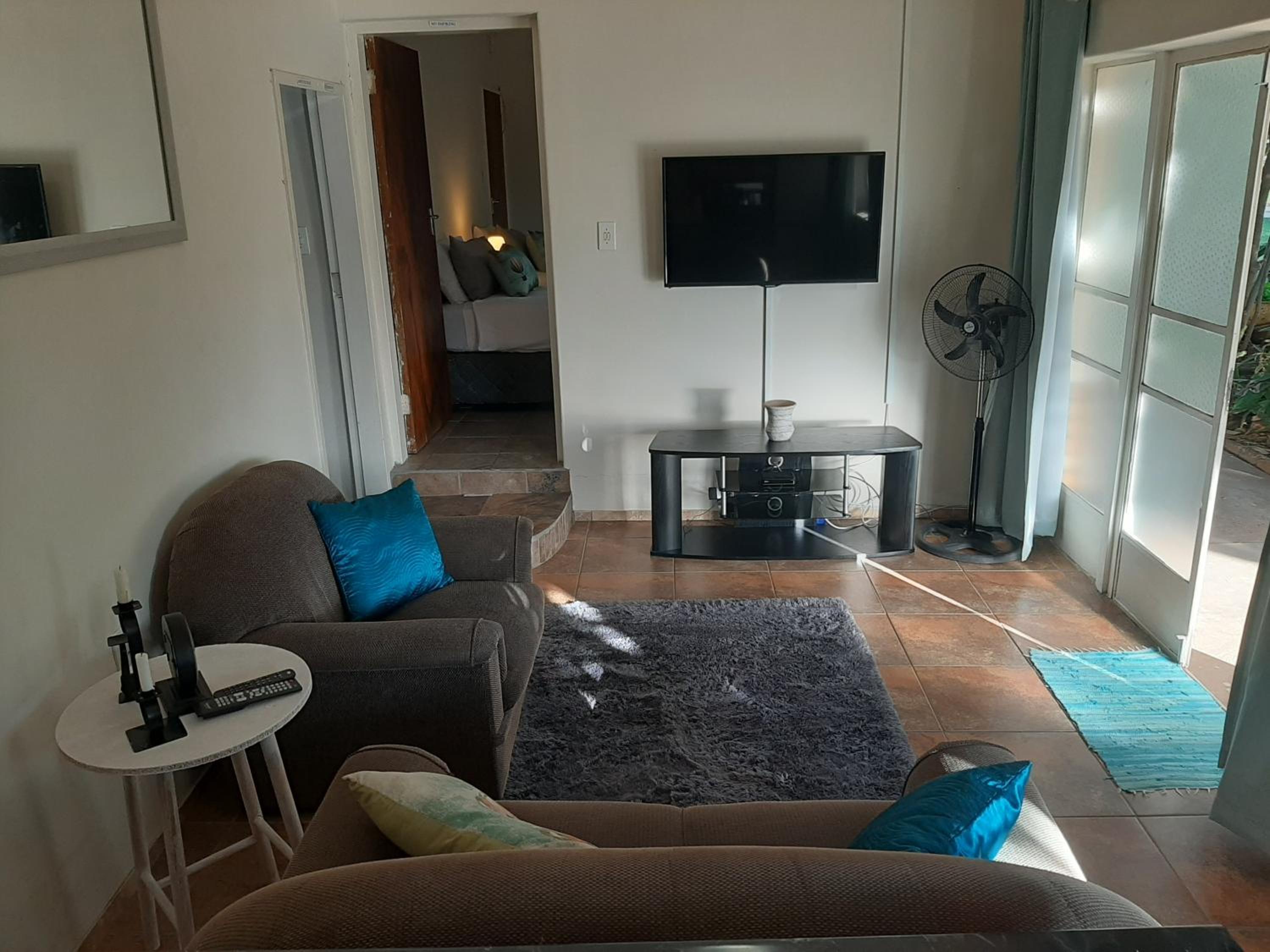 Apartment photo 2