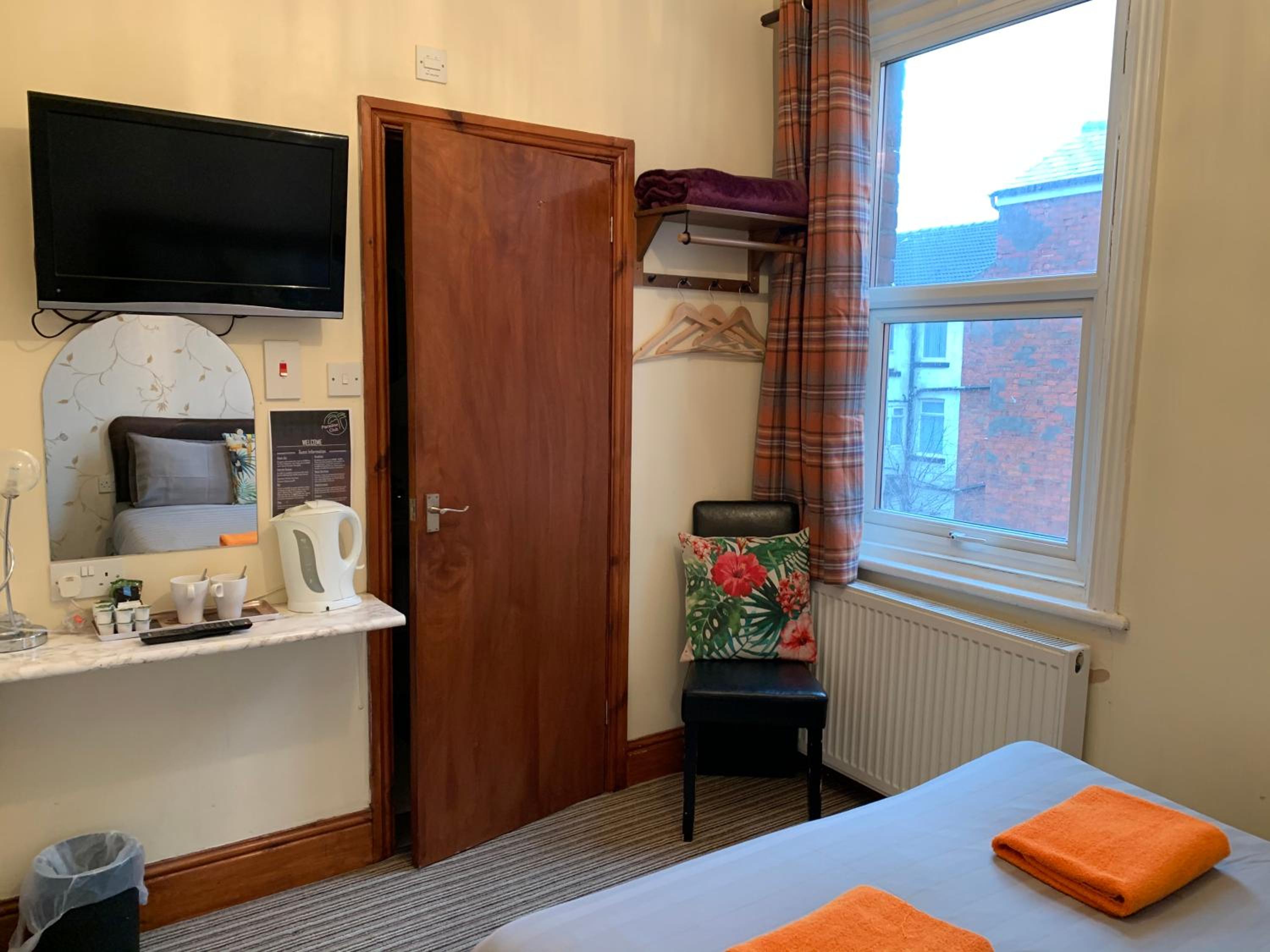 Standard Double Room - Photo 2