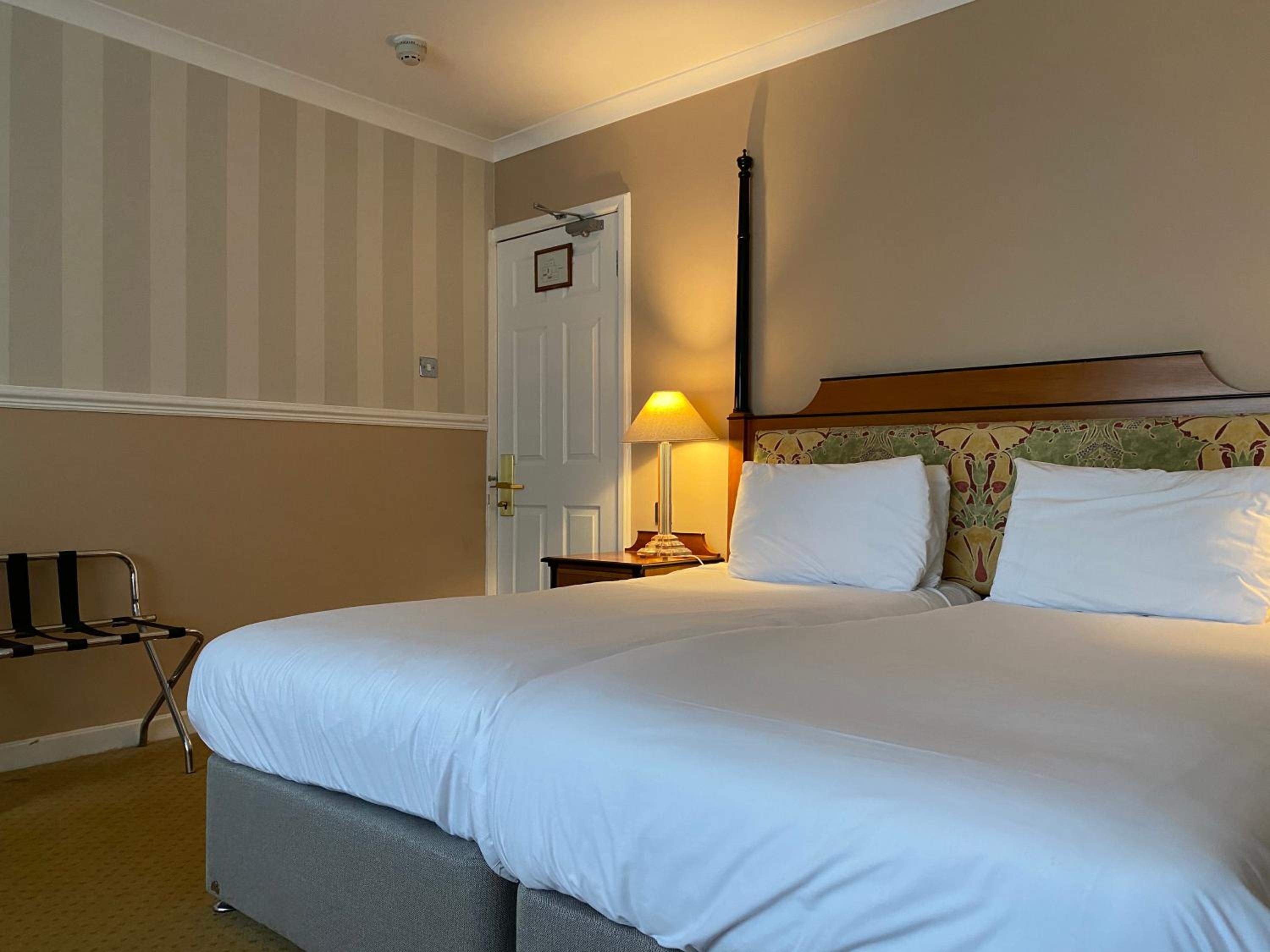 Twin Room - Photo 3