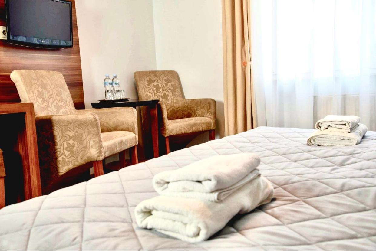 Double Room - Photo 2