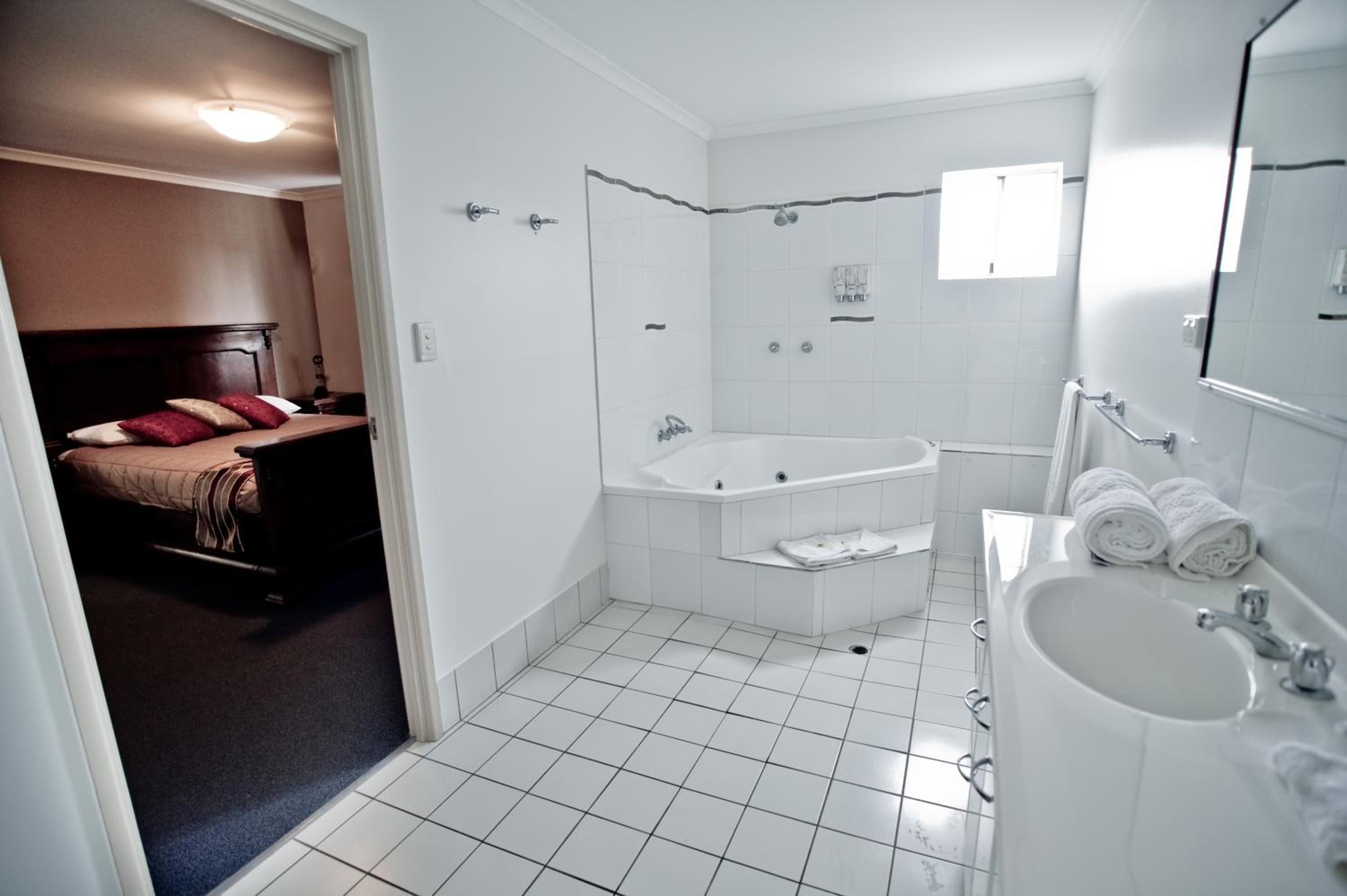 Suite With Spa Bath photo 3