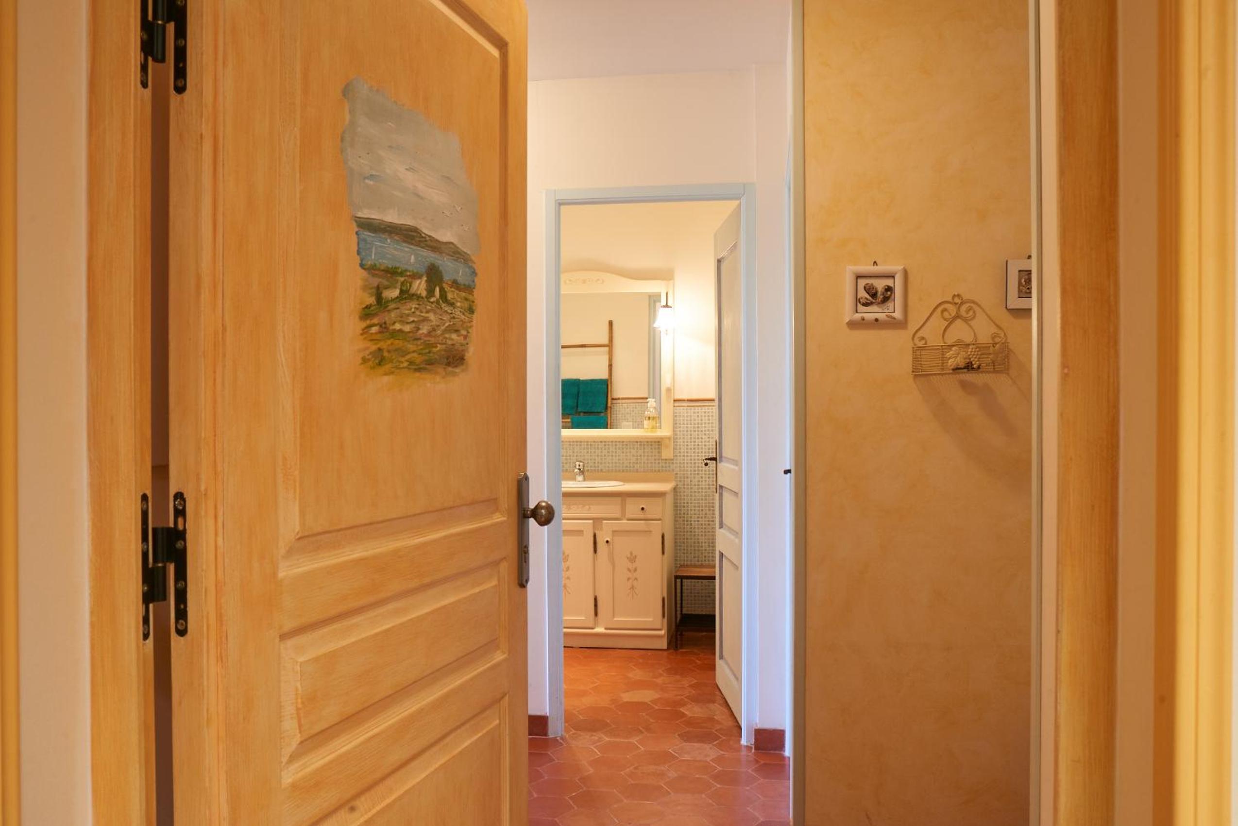 Studio (3 Adults) photo 2