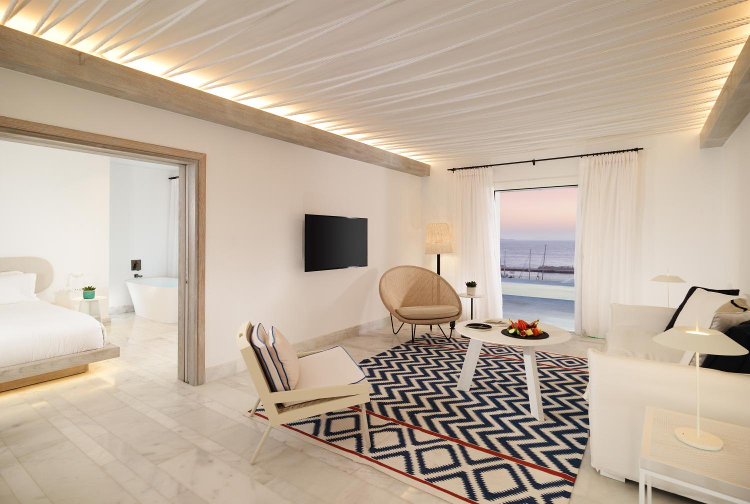 Signature Two Bedroom Spa Pool Suite  - Photo 5