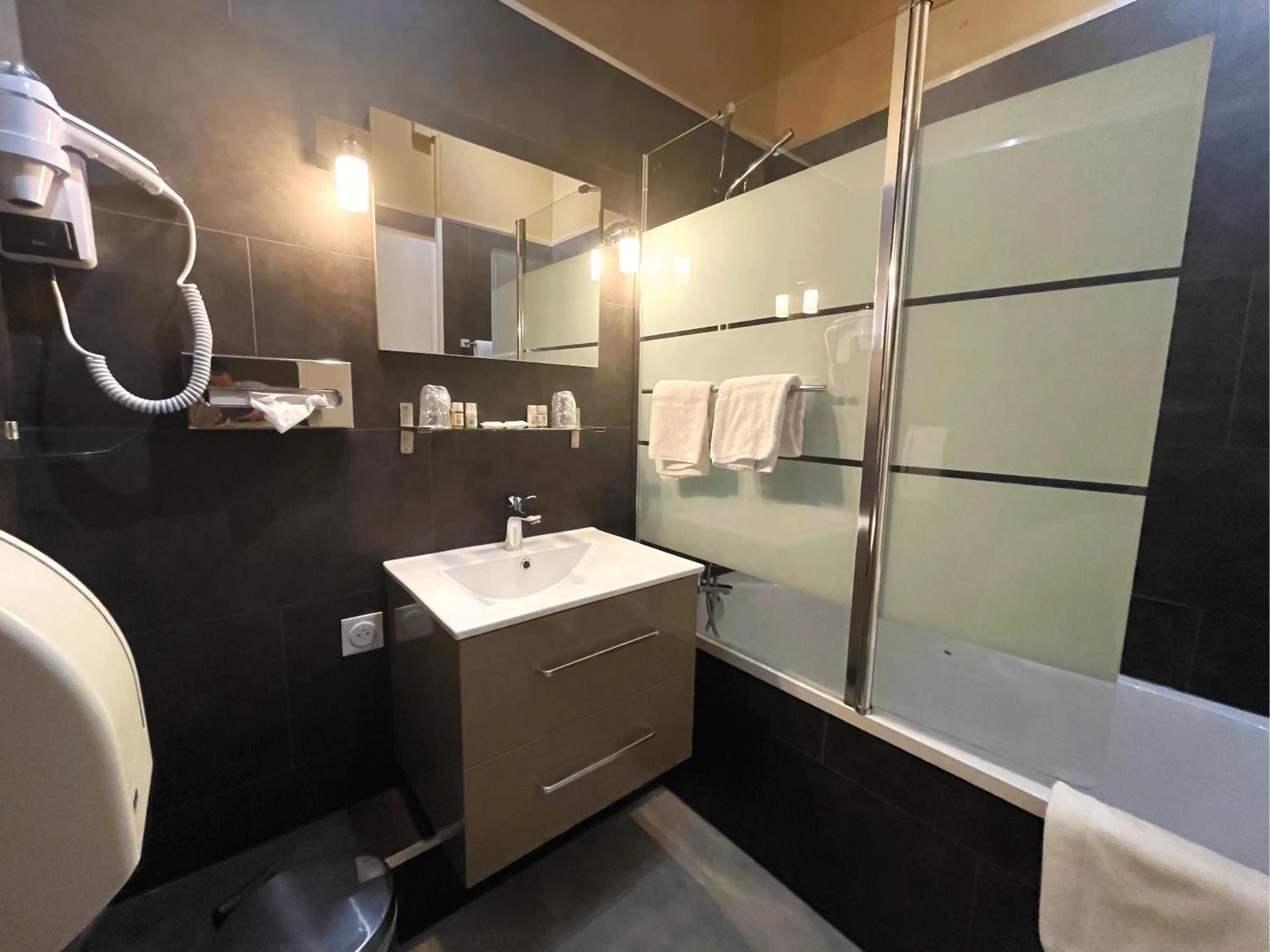 Superior Double Room - Photo 8