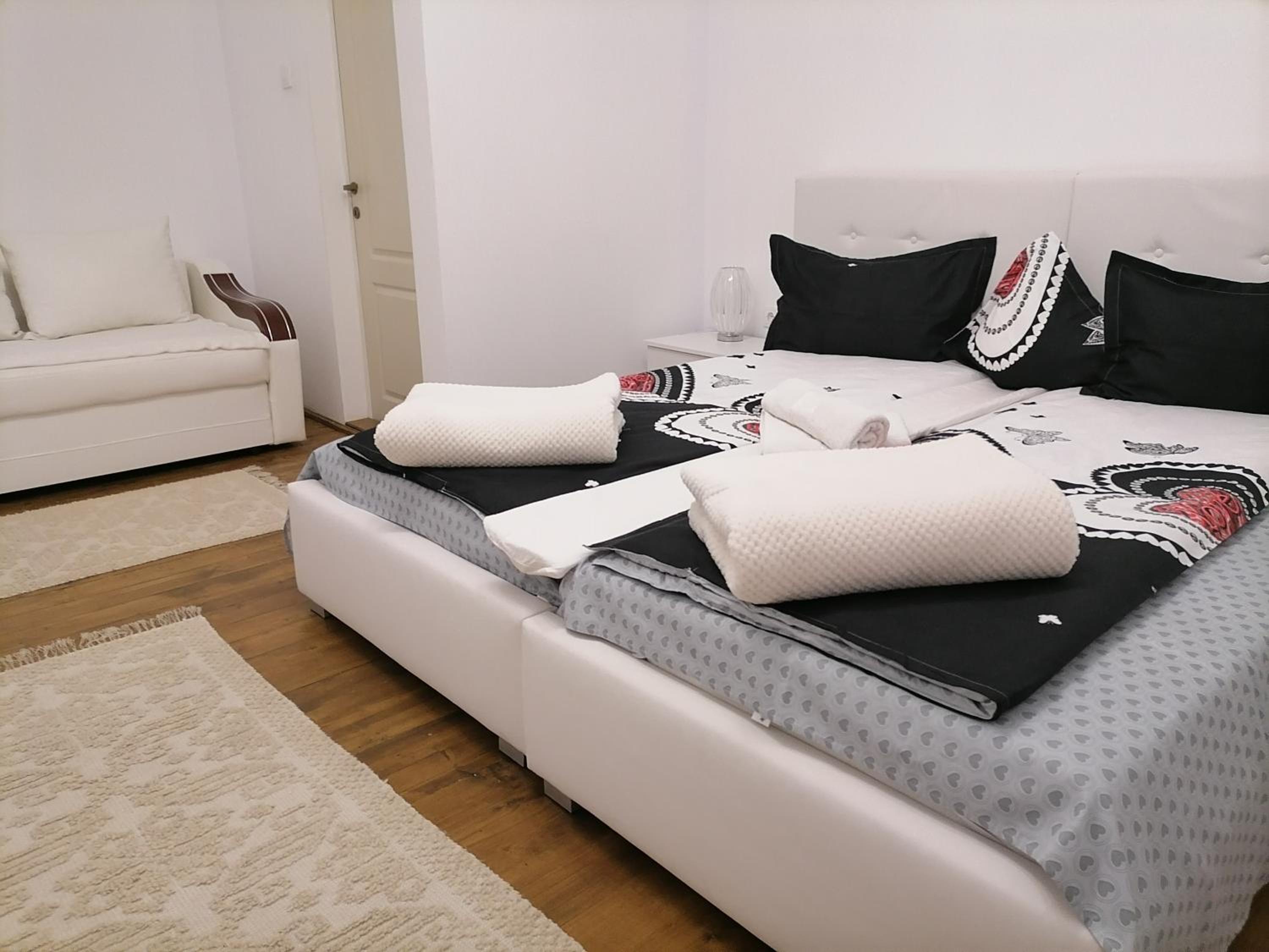 Deluxe Double or Twin Room - Photo 20