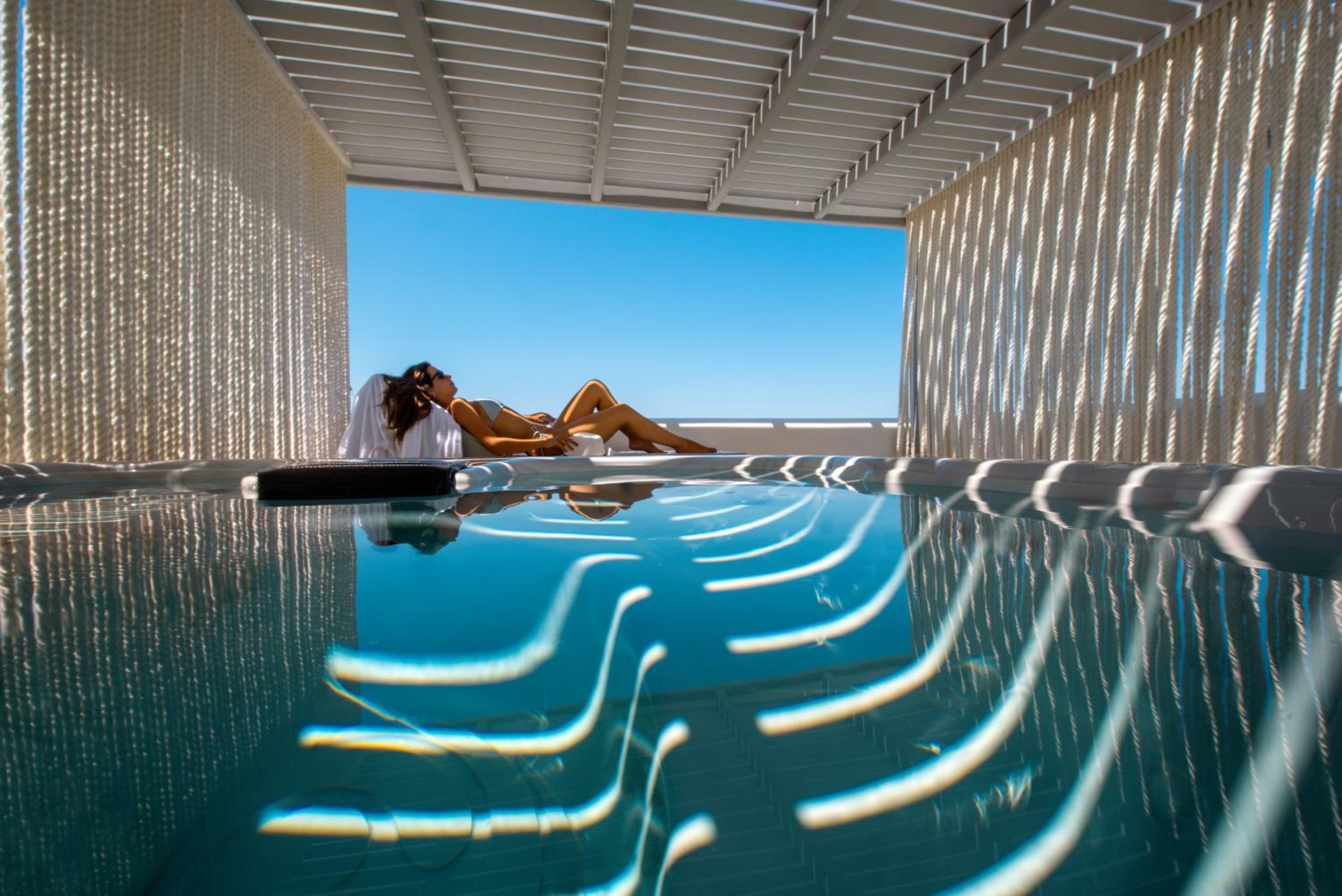 Junior Suite Outdoor Hot Tub - Photo 4