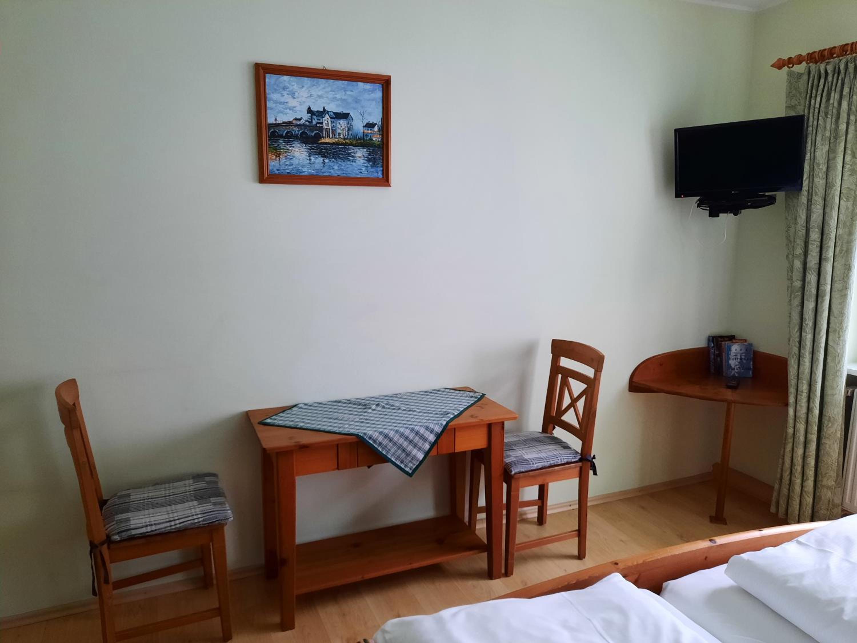 Twin Room with Balcony - Photo 1