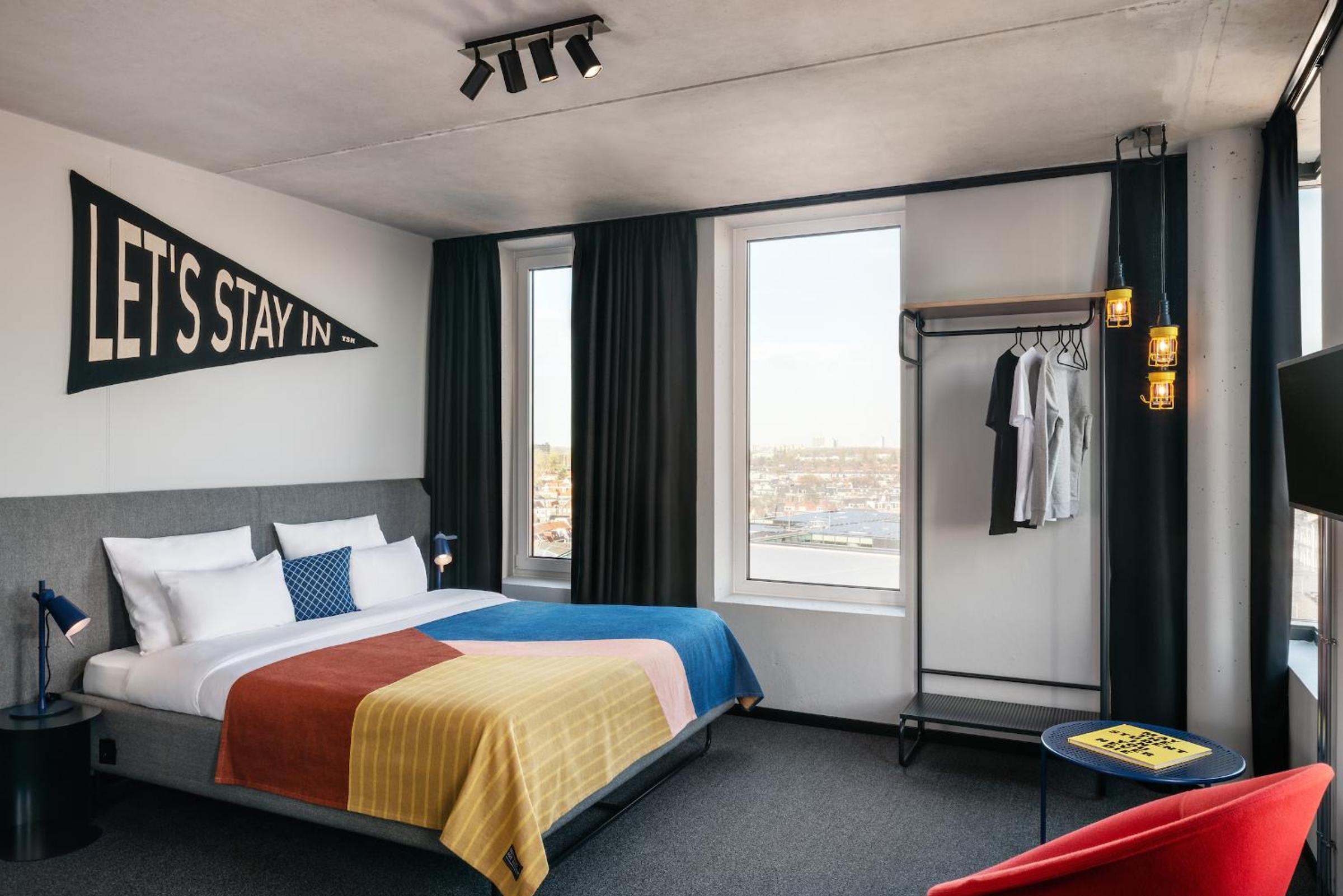Deluxe King Room - Photo 1
