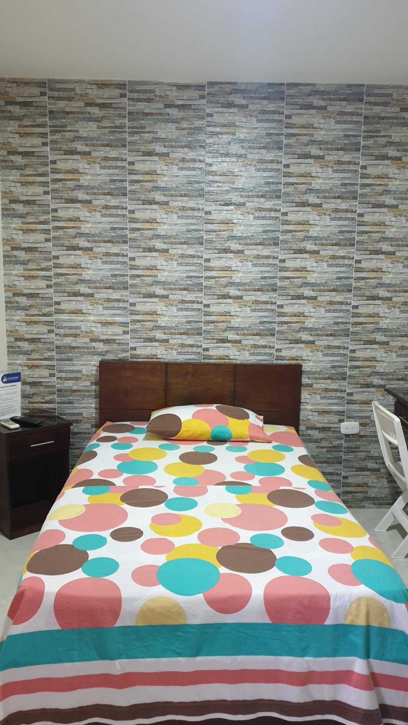 Single Room with Private Bathroom photo 1