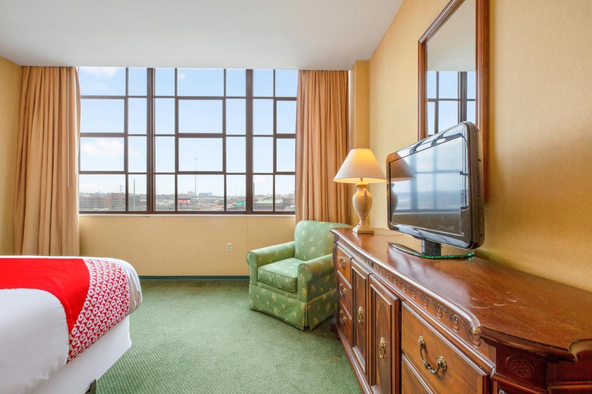 Governor's Suite photo 1