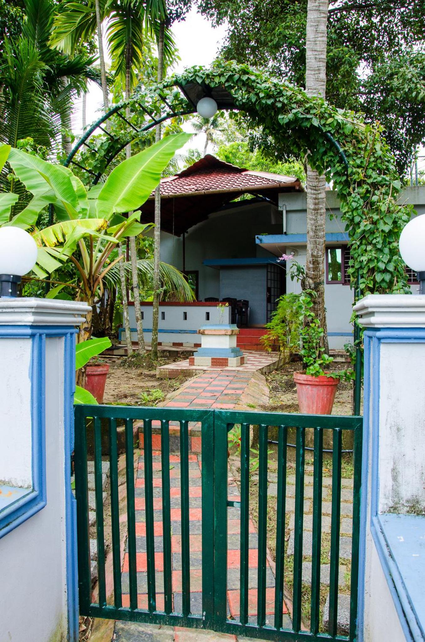 Two-Bedroom House - Photo 10