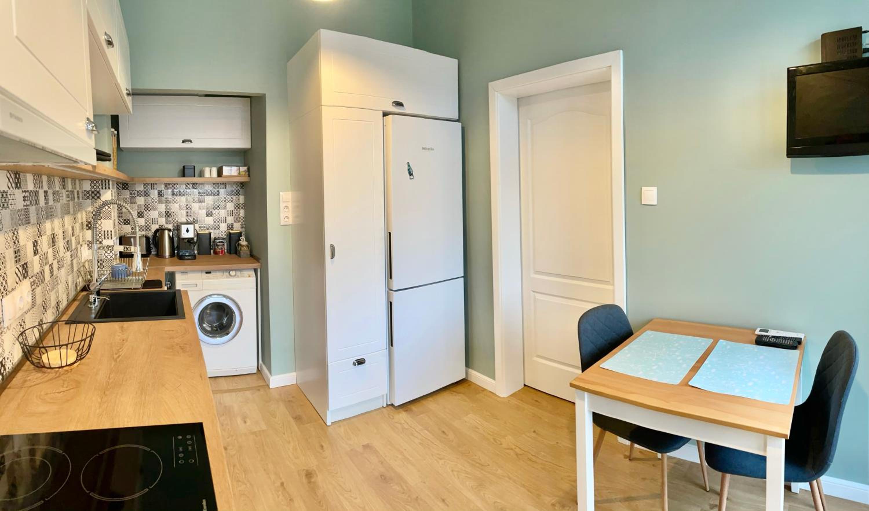 One-Bedroom Apartment - Photo 14