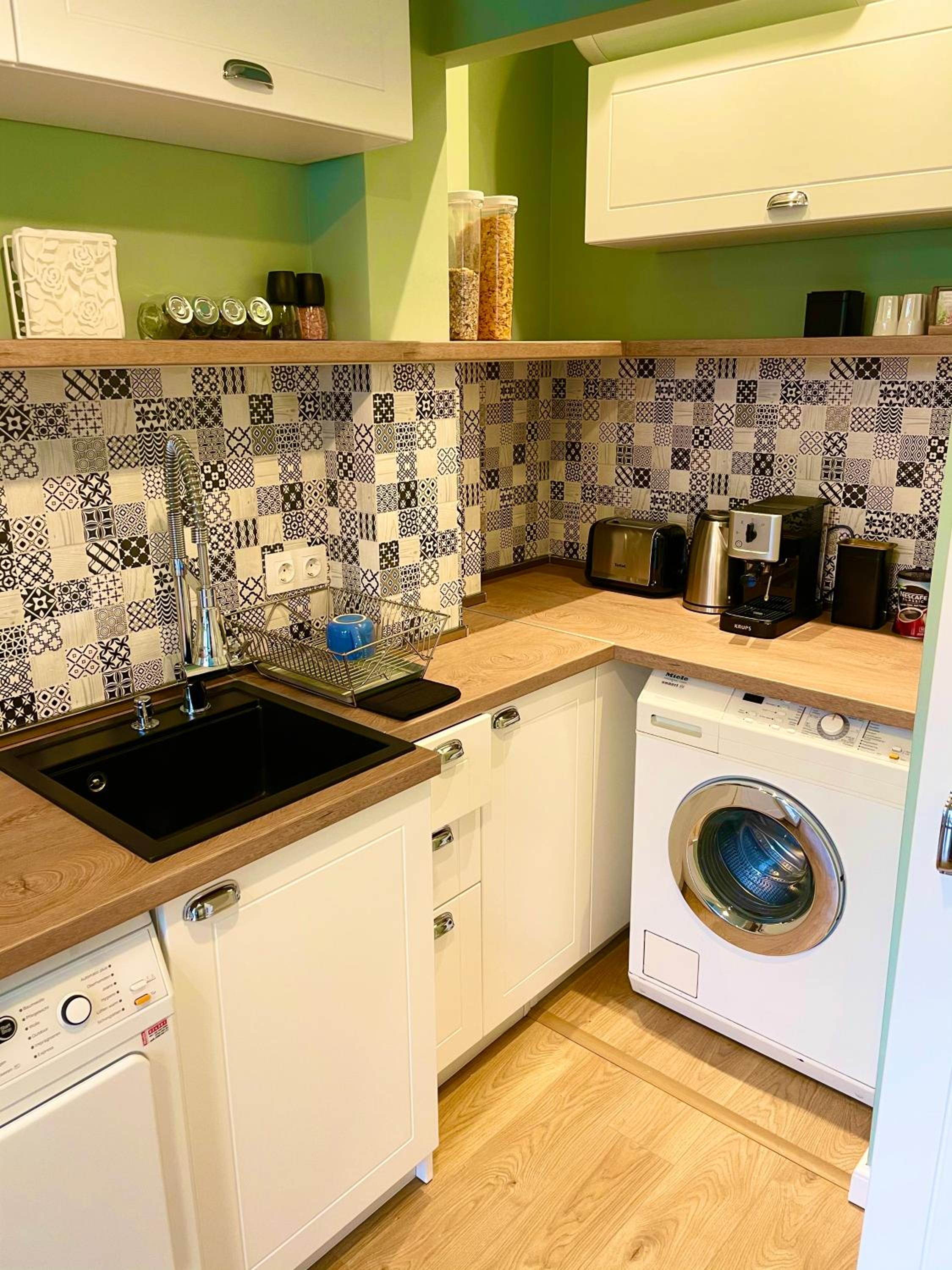 One-Bedroom Apartment - Photo 10