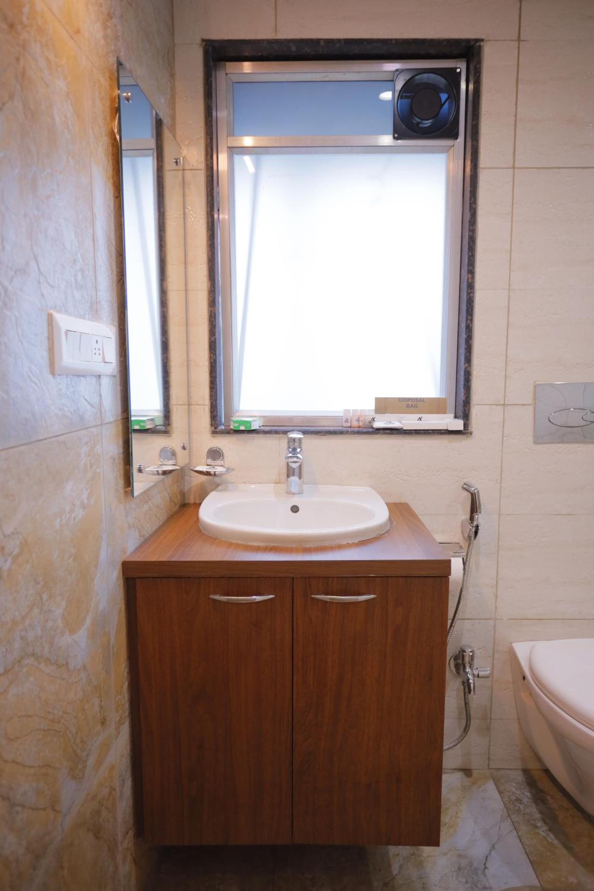 Standard Twin Room - Photo 2