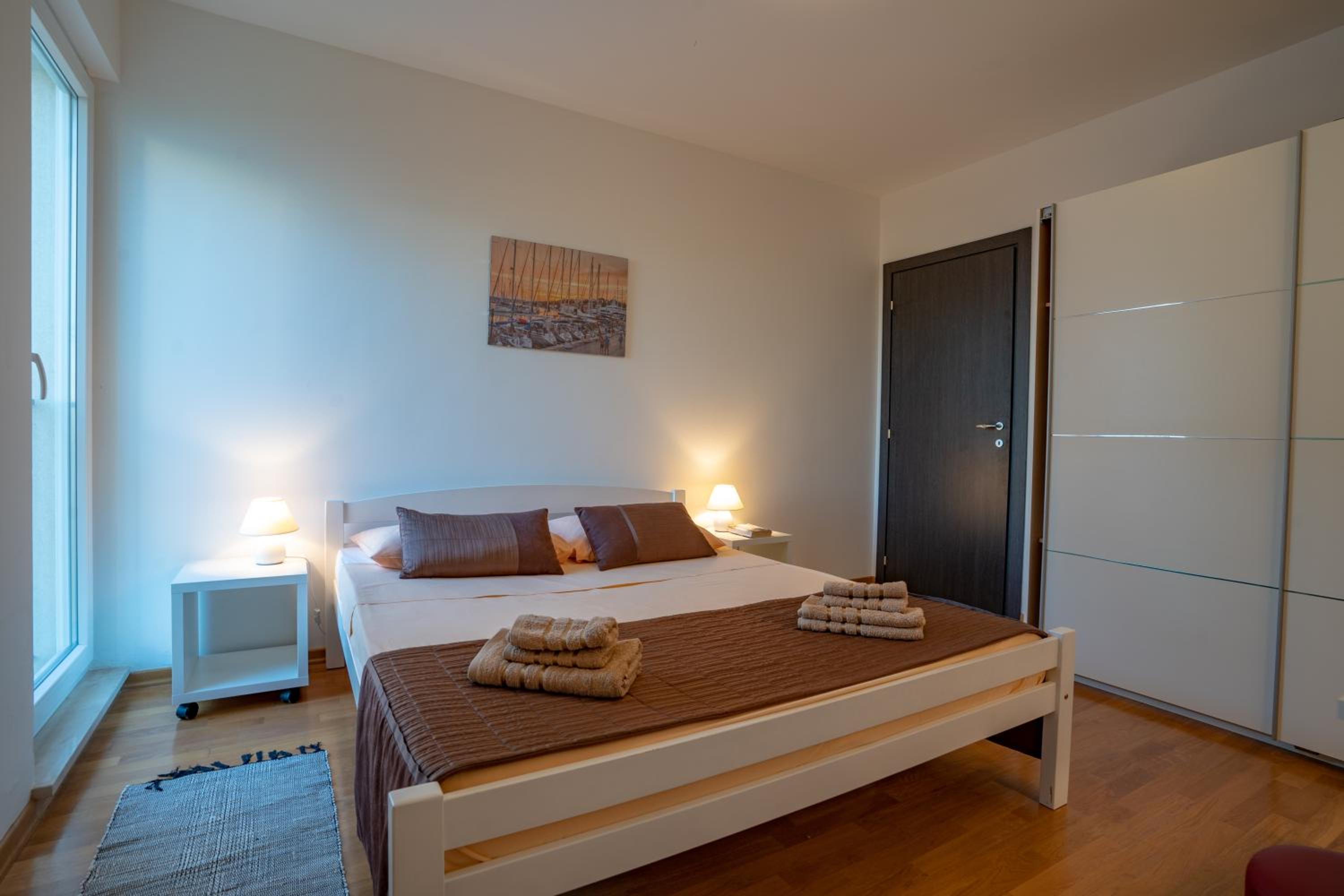 Comfort Two-Bedroom Apartment with Balcony and Sea View - Photo 6