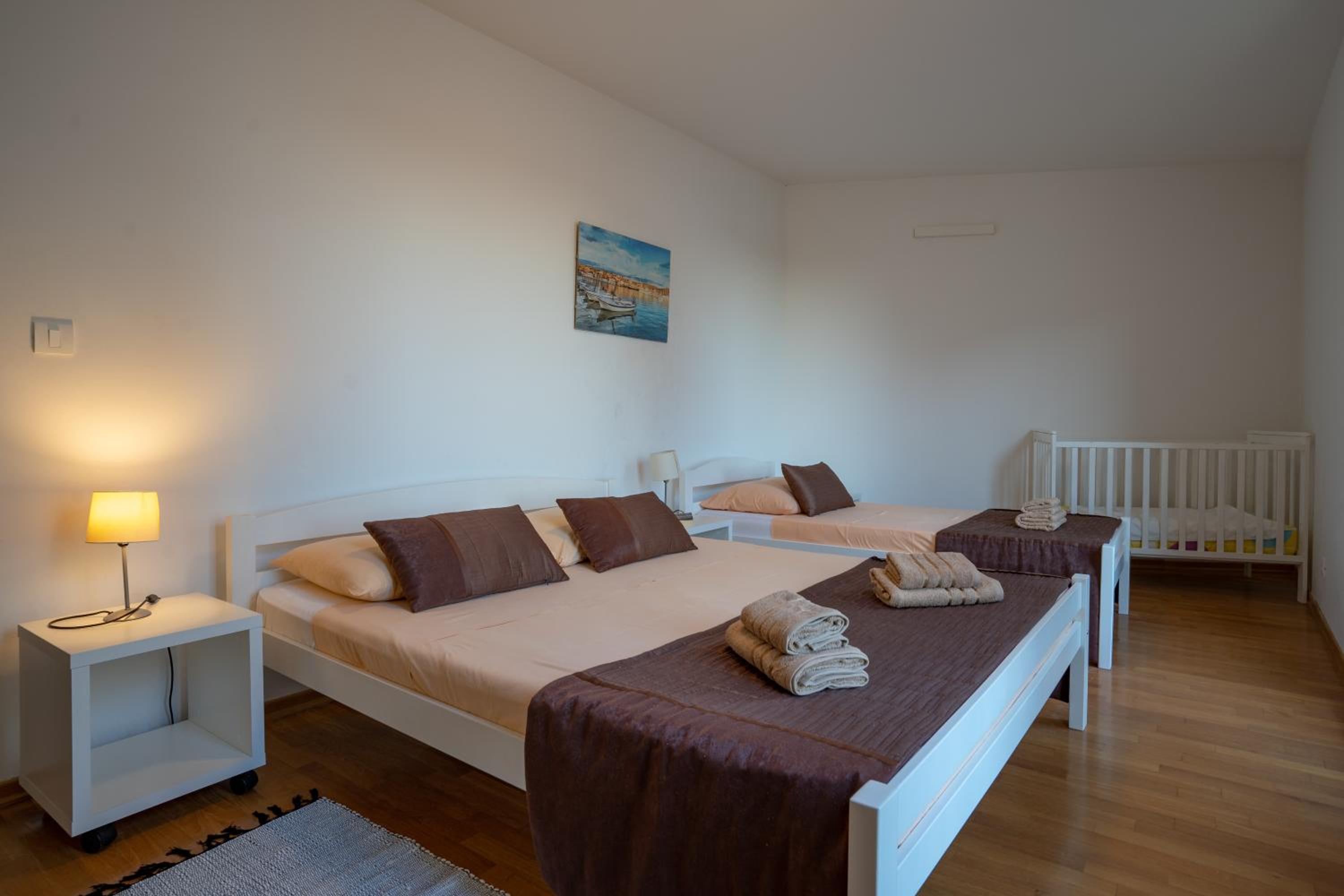 Comfort Two-Bedroom Apartment with Balcony and Sea View - Photo 7