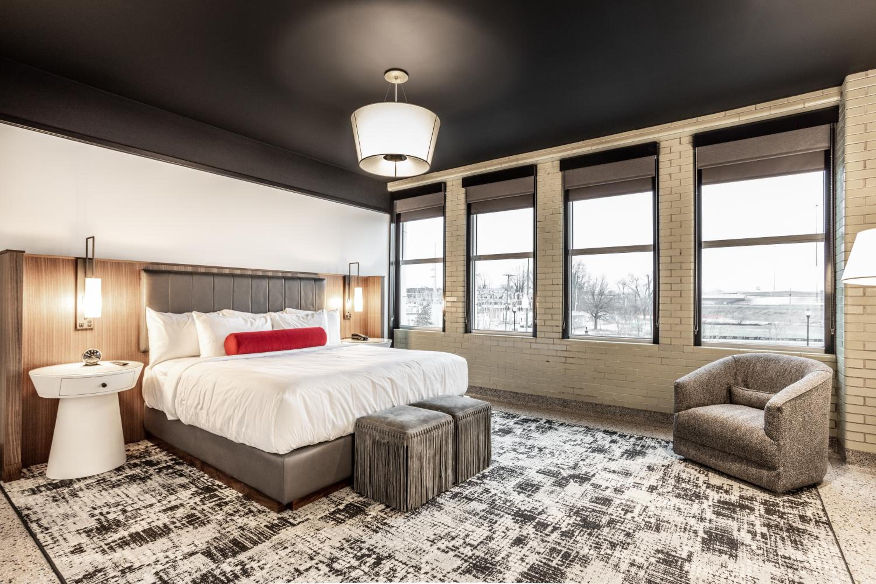 Standard King Room photo 2