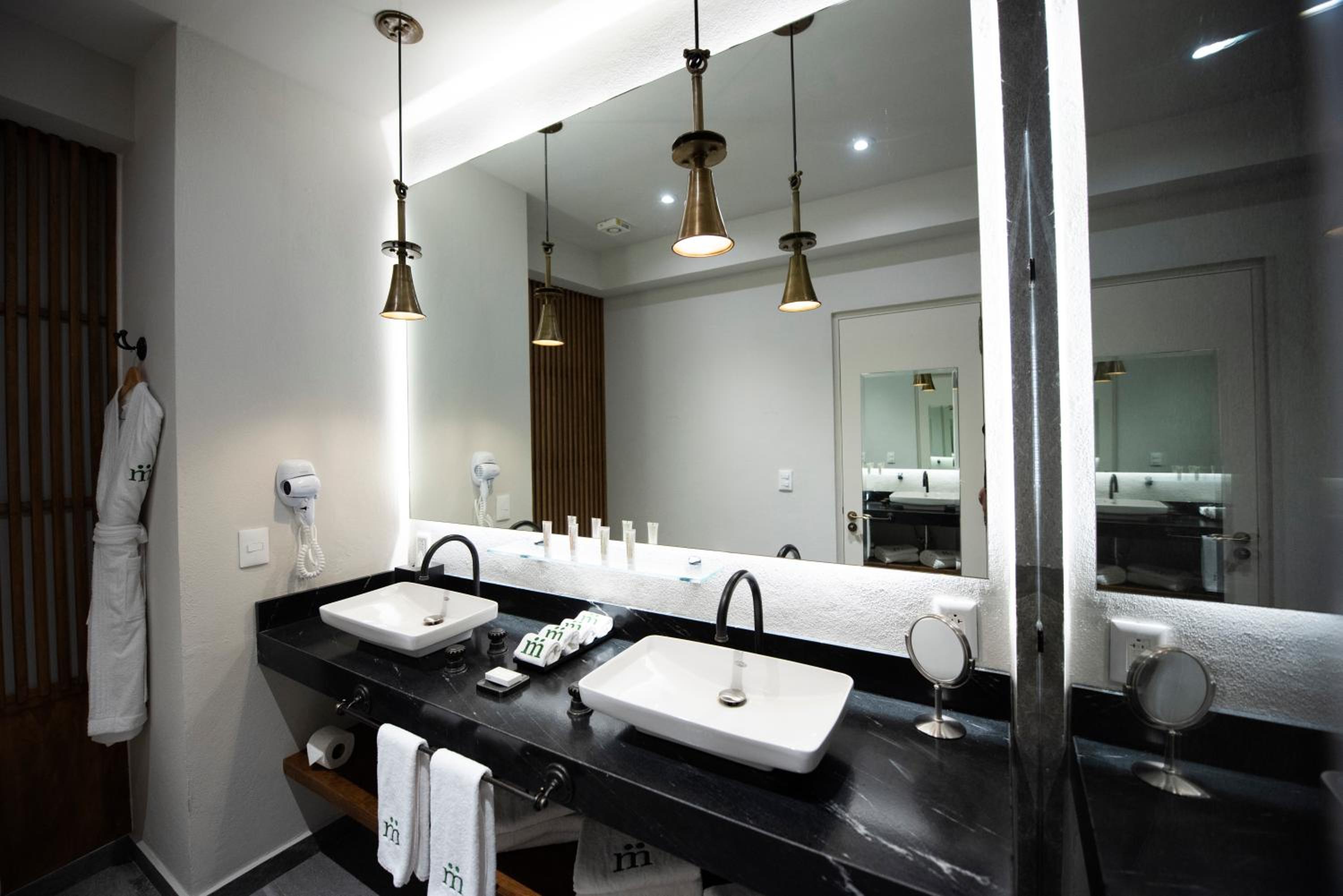 Standard Double Room - Photo 6