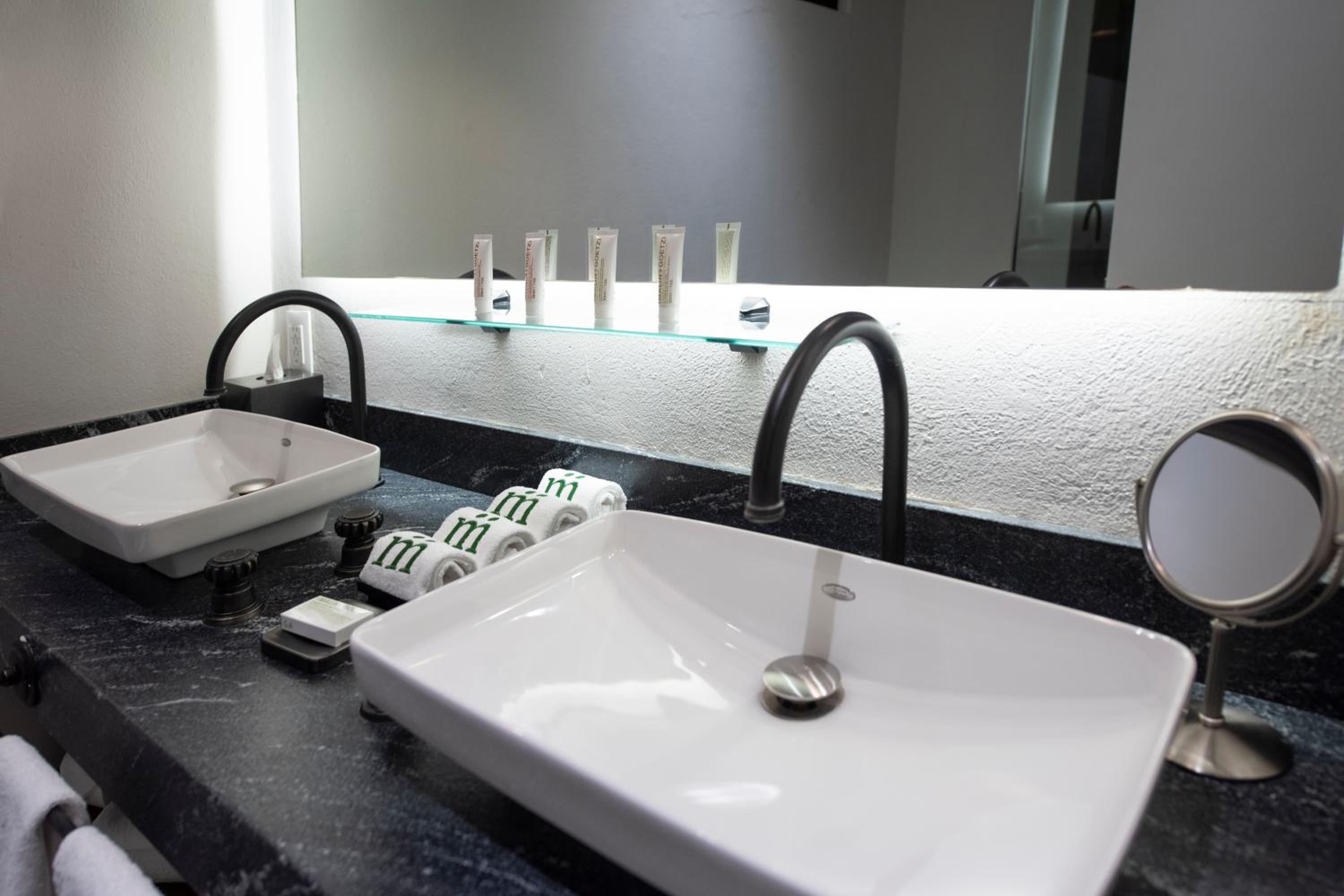 Standard Double Room - Photo 2