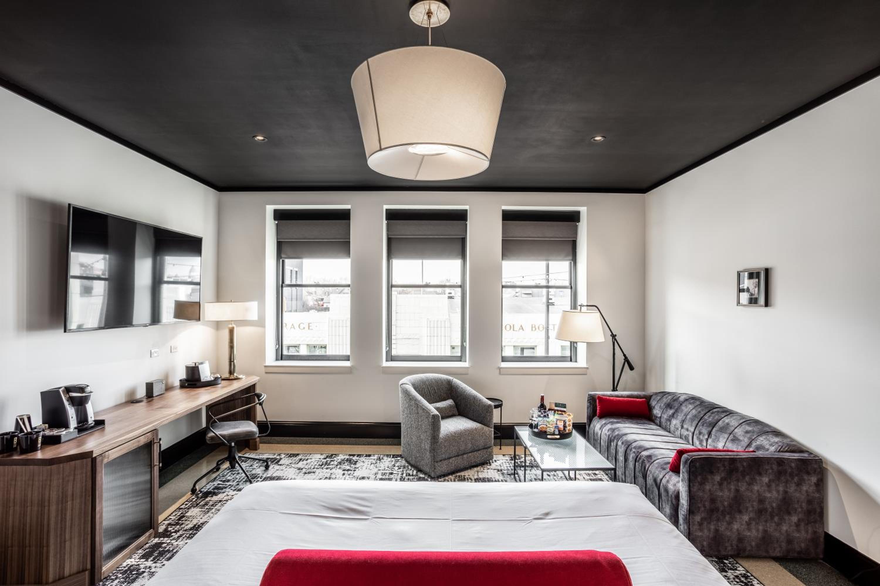 Deluxe King Room