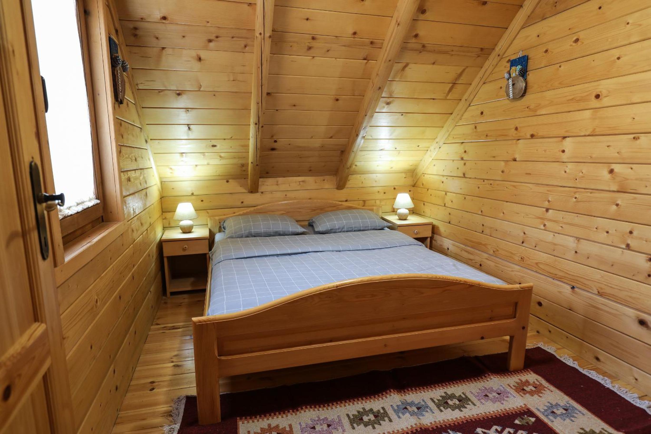 Three-Bedroom House photo 3