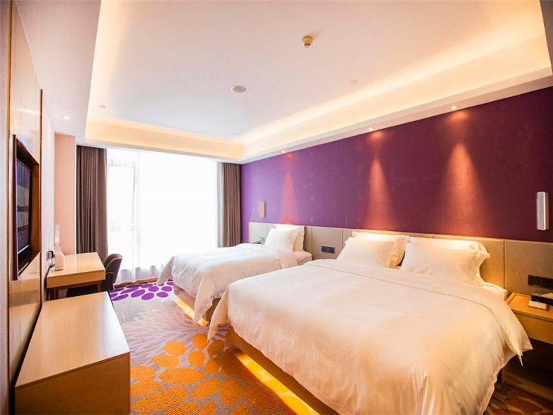 Elegant Twin Room - Photo 2