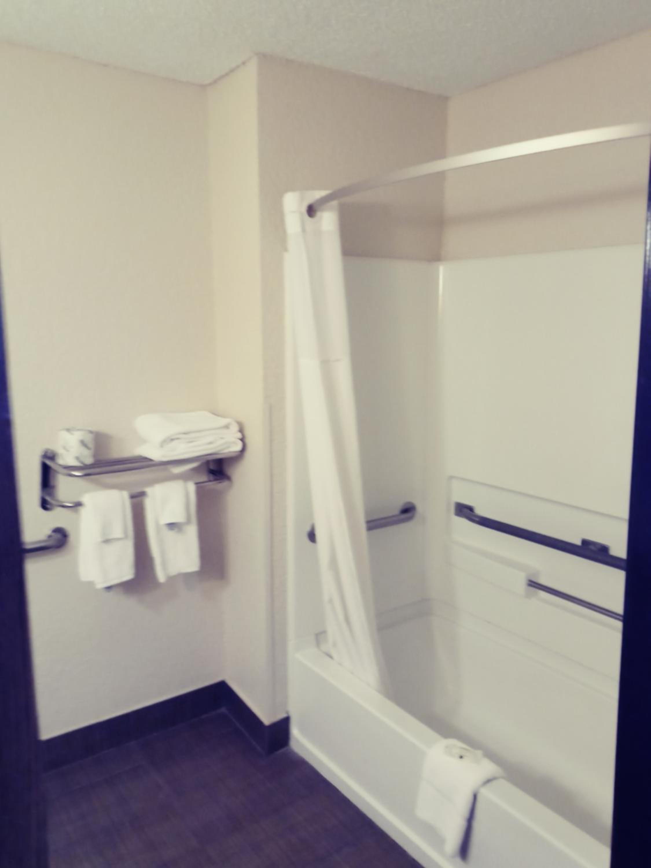 Queen Room - Accessible/Nonsmoking - Photo 5