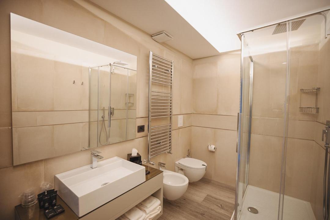 Luxury Quadruple Room - Photo 8
